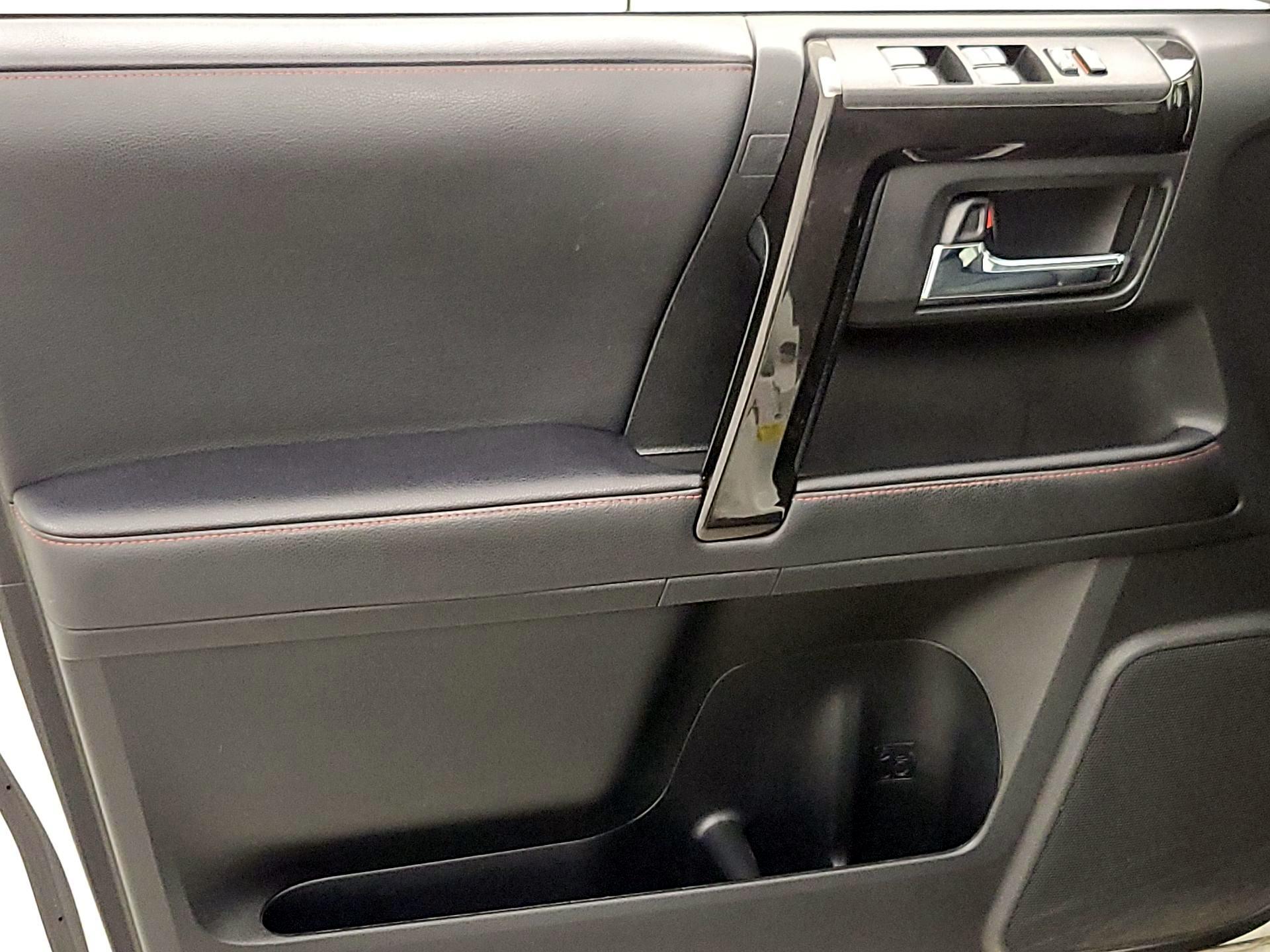 Thumbnail: 2020 Toyota 4Runner - 12