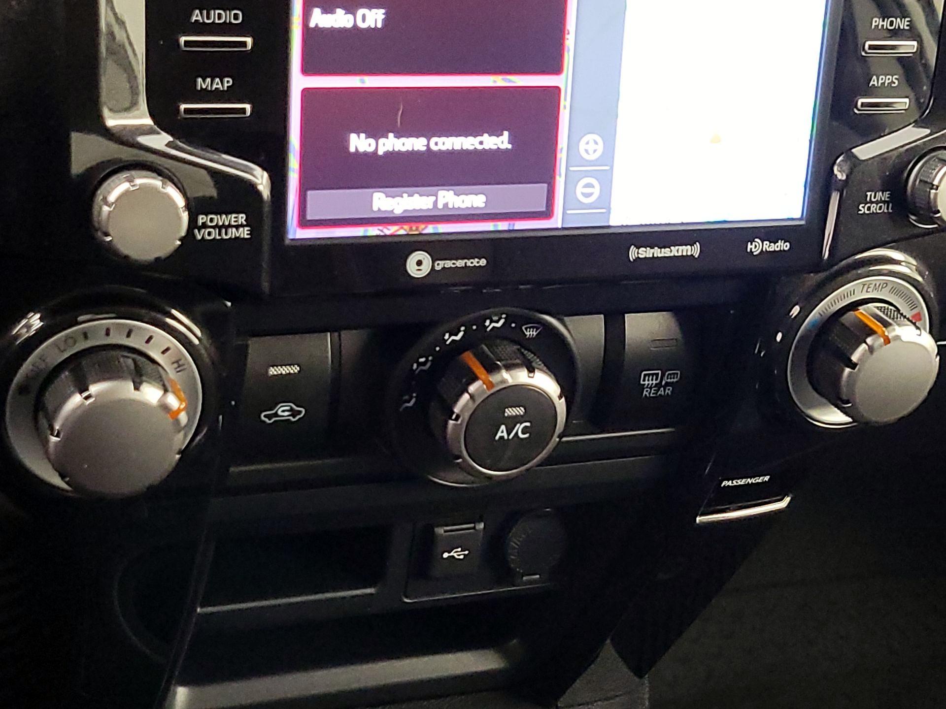 Thumbnail: 2020 Toyota 4Runner - 17