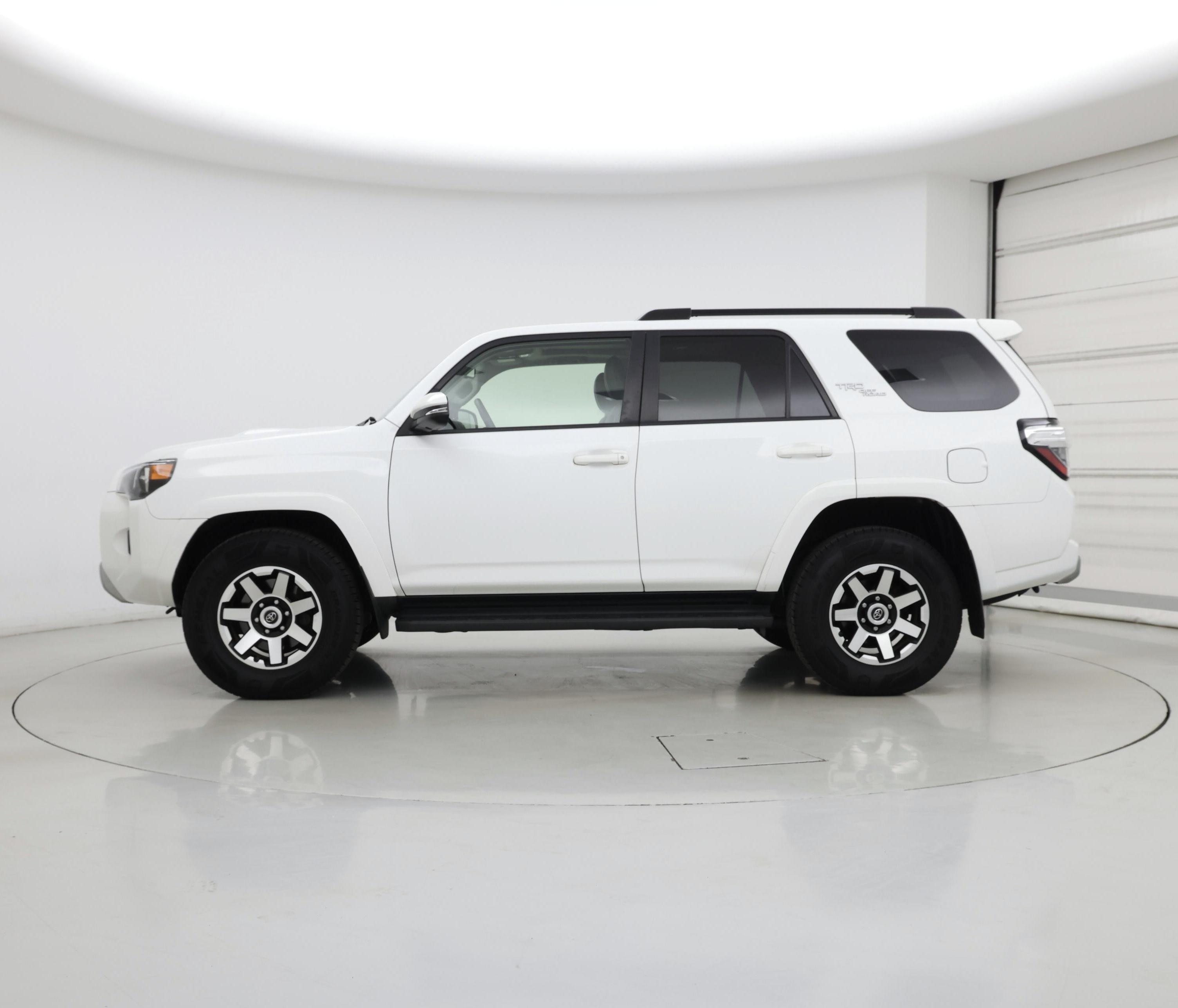 Thumbnail: 2020 Toyota 4Runner - 3