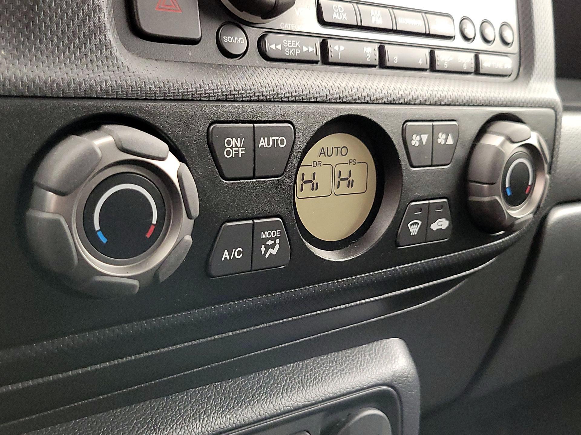 Thumbnail: 2014 Honda Ridgeline - 16