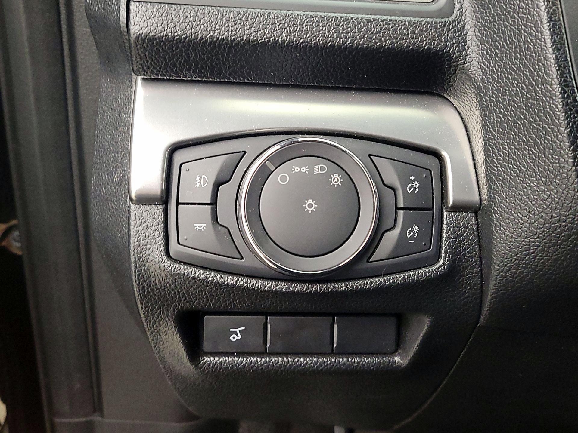 Thumbnail: 2018 Ford Explorer - 13