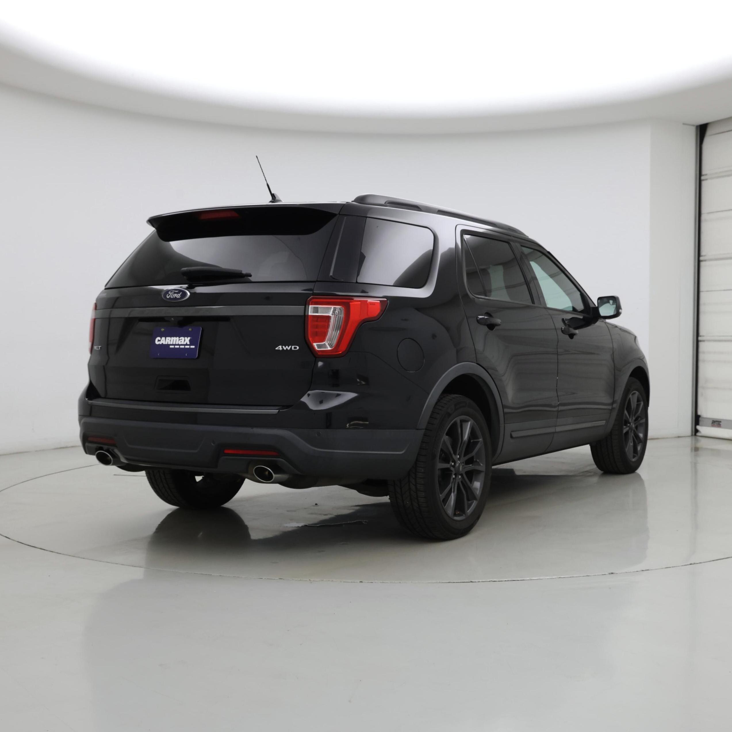 Thumbnail: 2018 Ford Explorer - 8