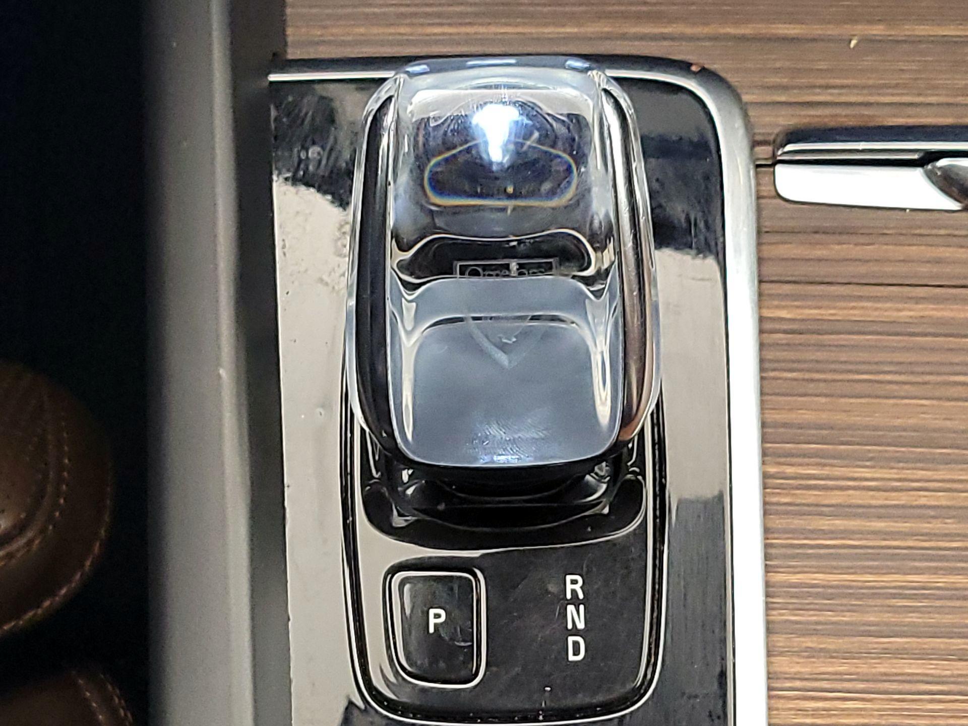 Thumbnail: 2022 Volvo XC60 - 17