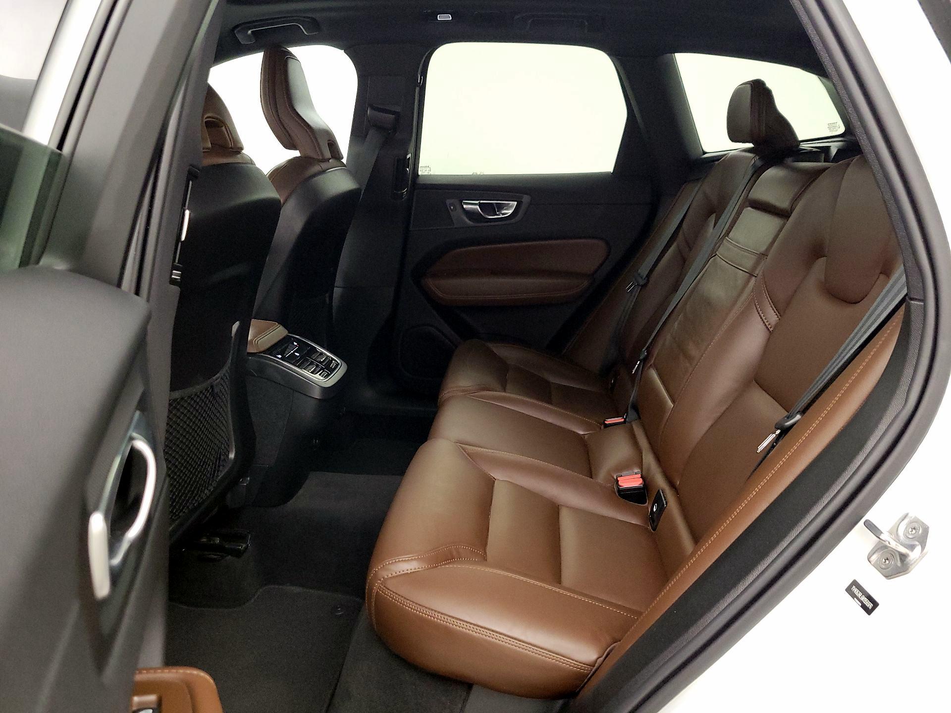 Thumbnail: 2022 Volvo XC60 - 20