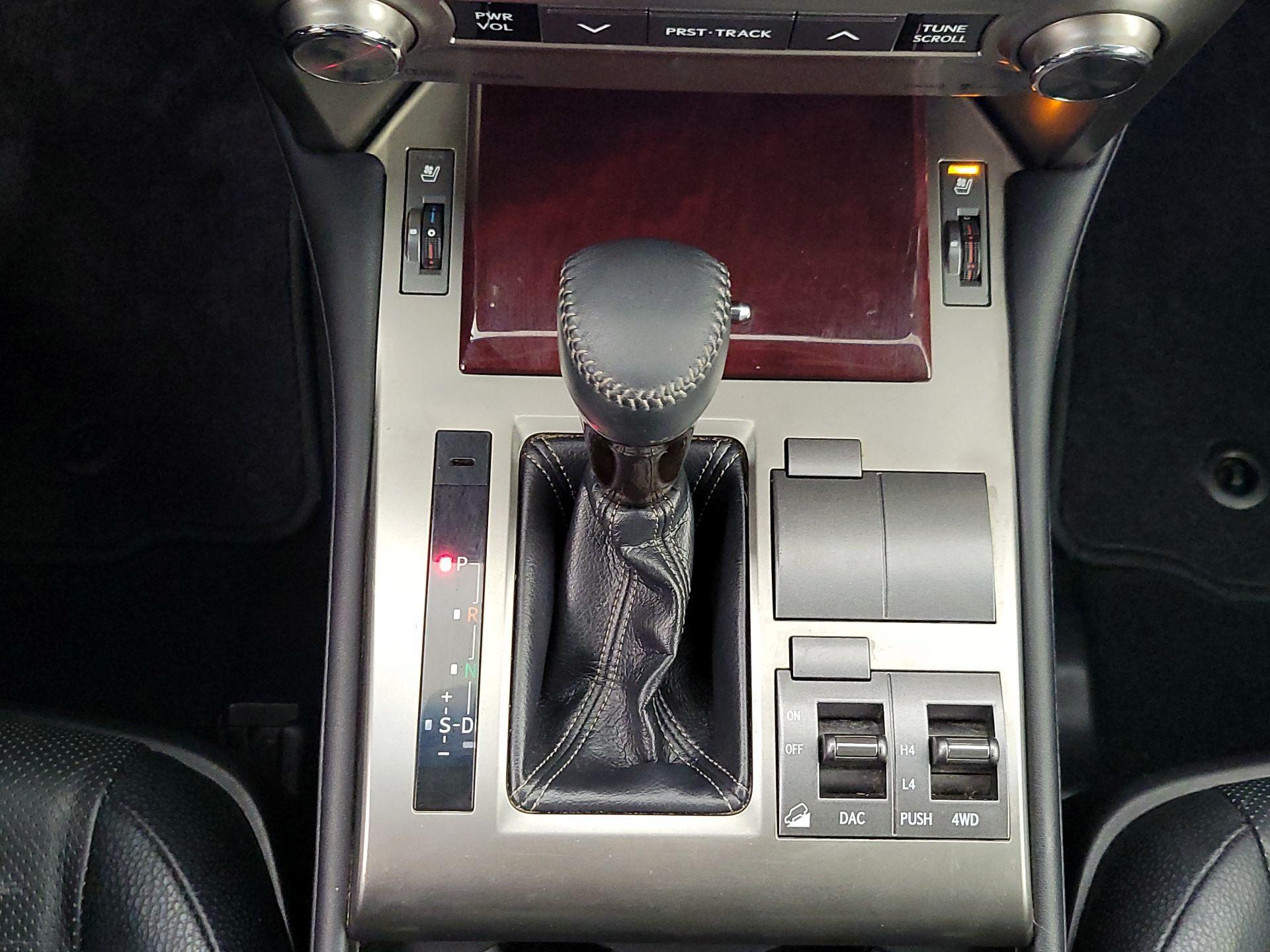 Thumbnail: 2016 Lexus GX - 18