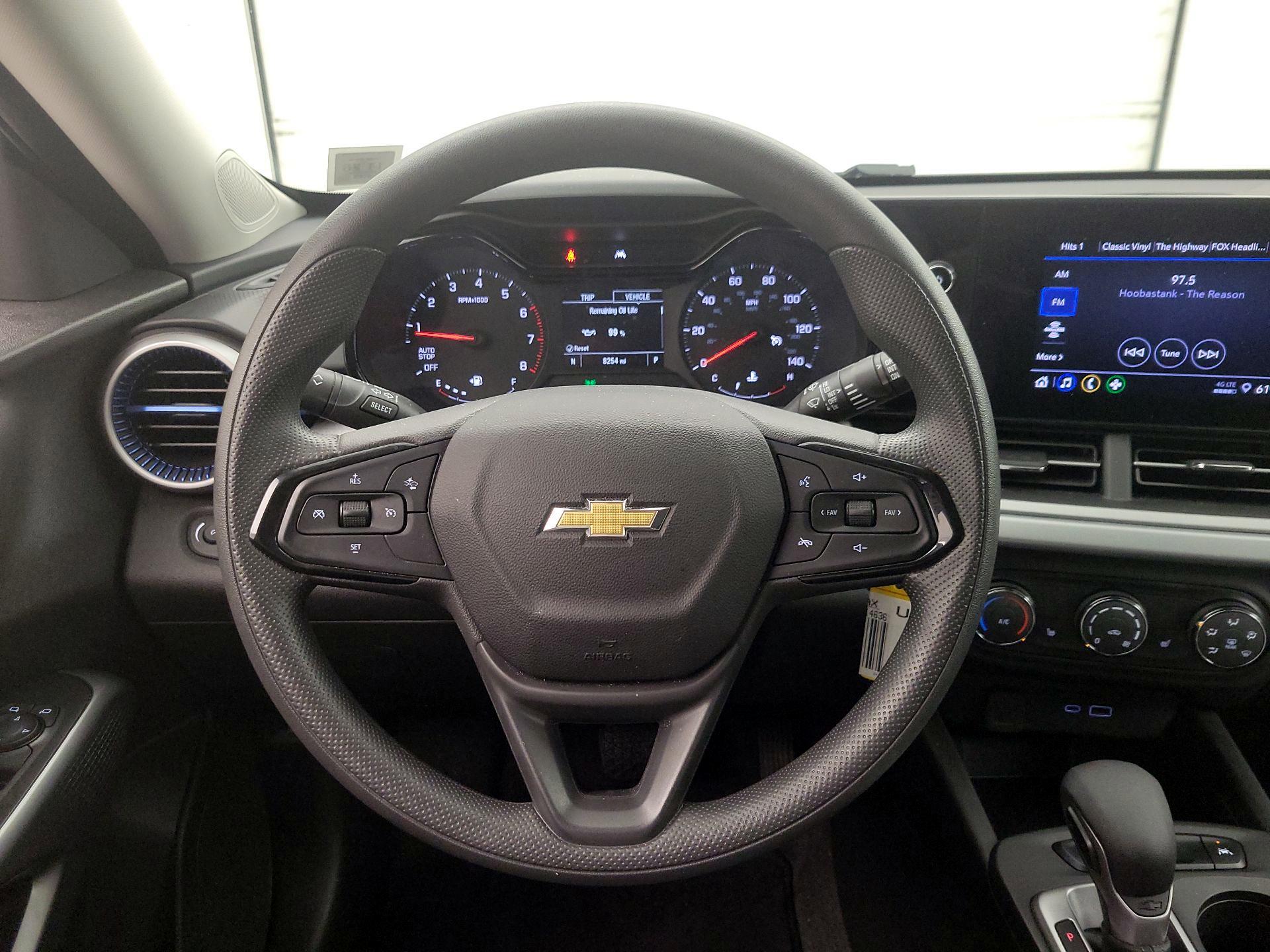 Thumbnail: 2024 Chevrolet Trax - 10