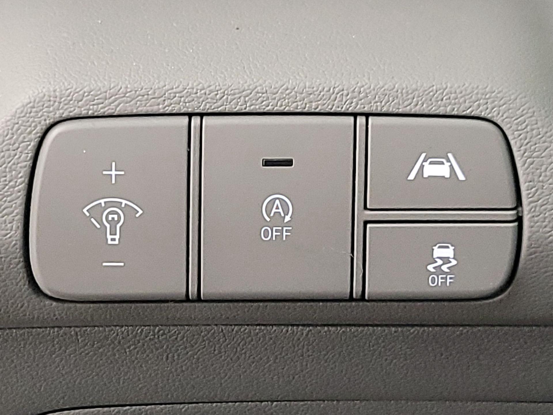 Thumbnail: 2021 Hyundai Elantra - 13