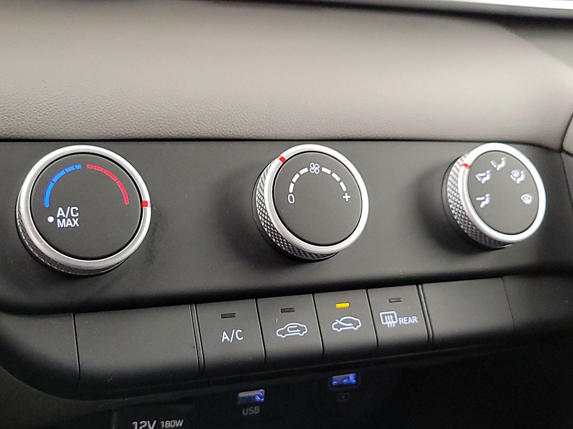 Thumbnail: 2021 Hyundai Elantra - 16