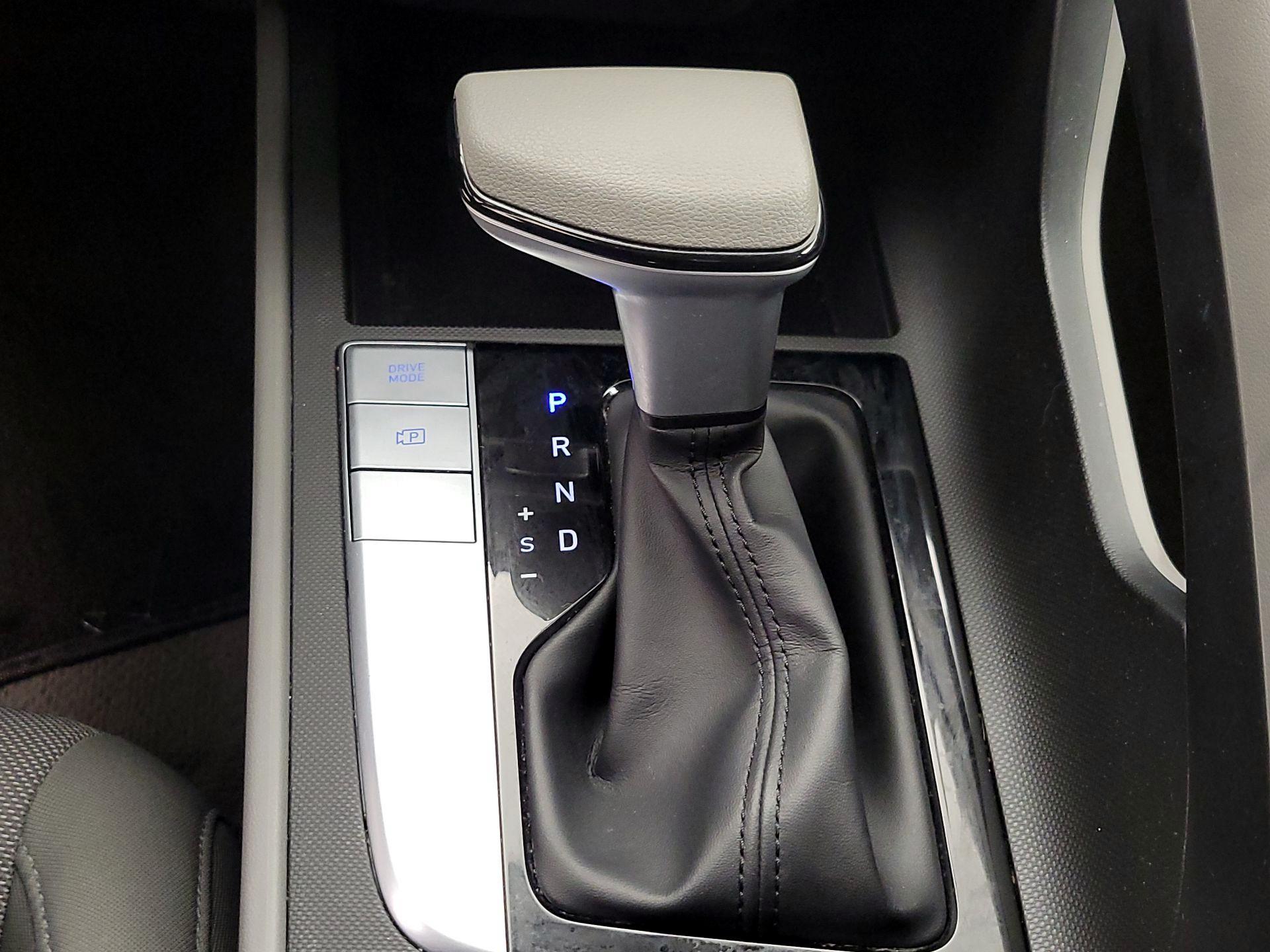 Thumbnail: 2021 Hyundai Elantra - 17