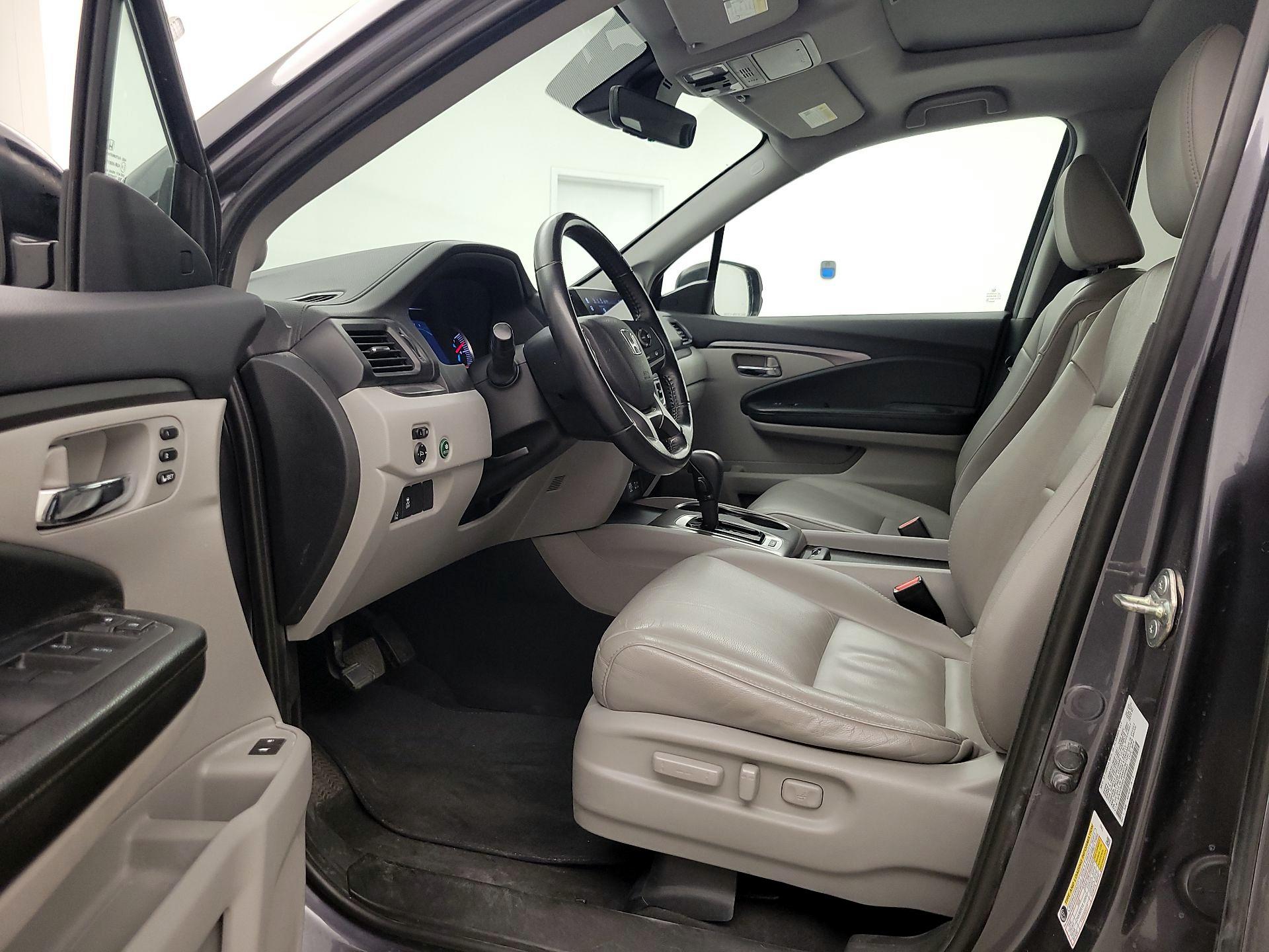 Thumbnail: 2020 Honda Pilot - 11