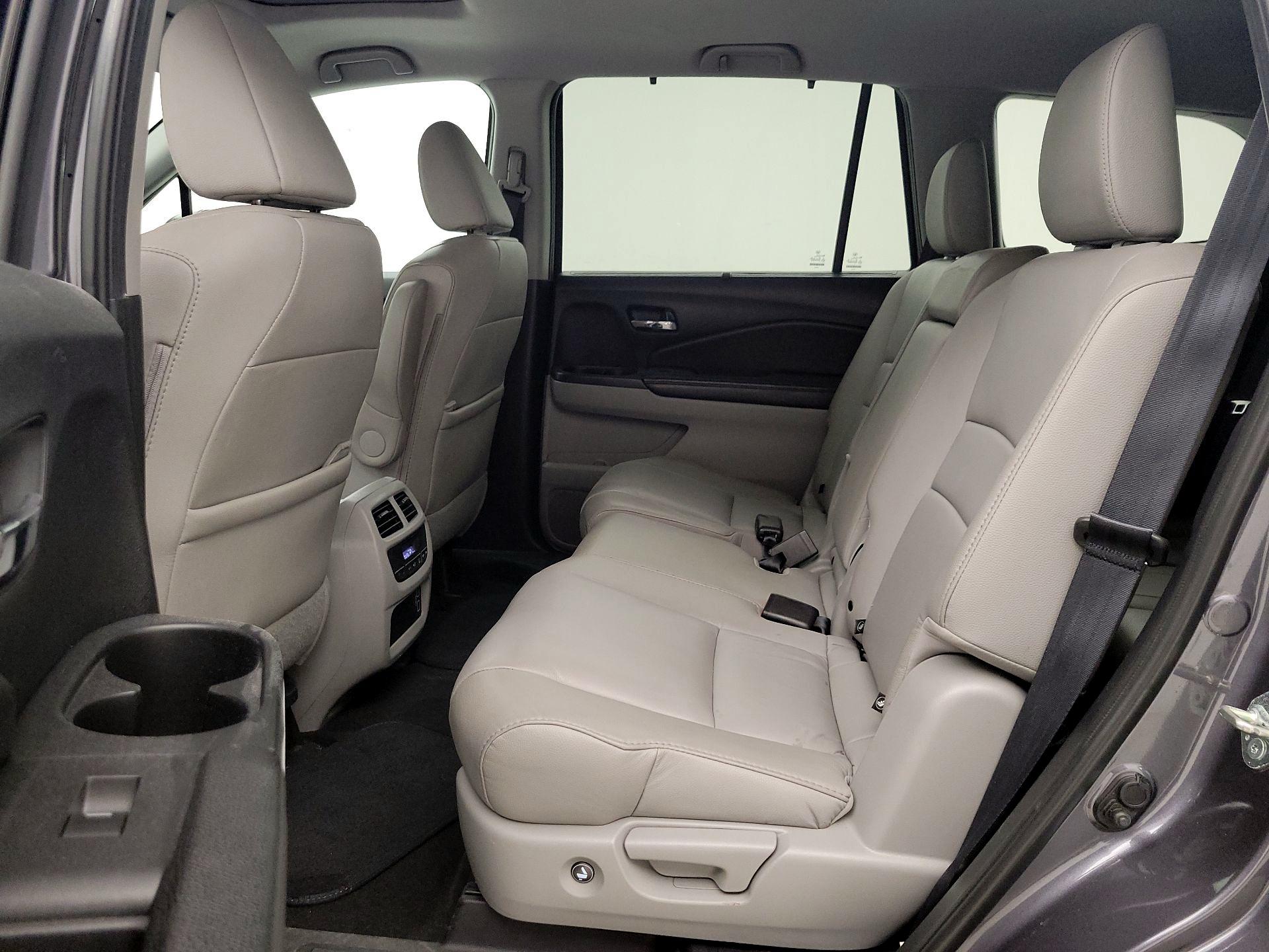 Thumbnail: 2020 Honda Pilot - 20