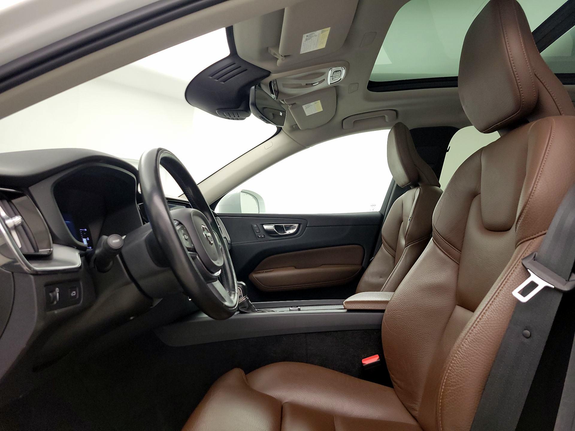 Thumbnail: 2019 Volvo XC60 - 11