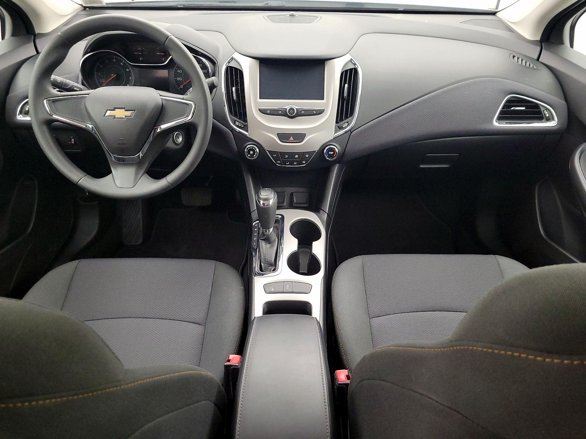 Thumbnail: 2018 Chevrolet Cruze - 9