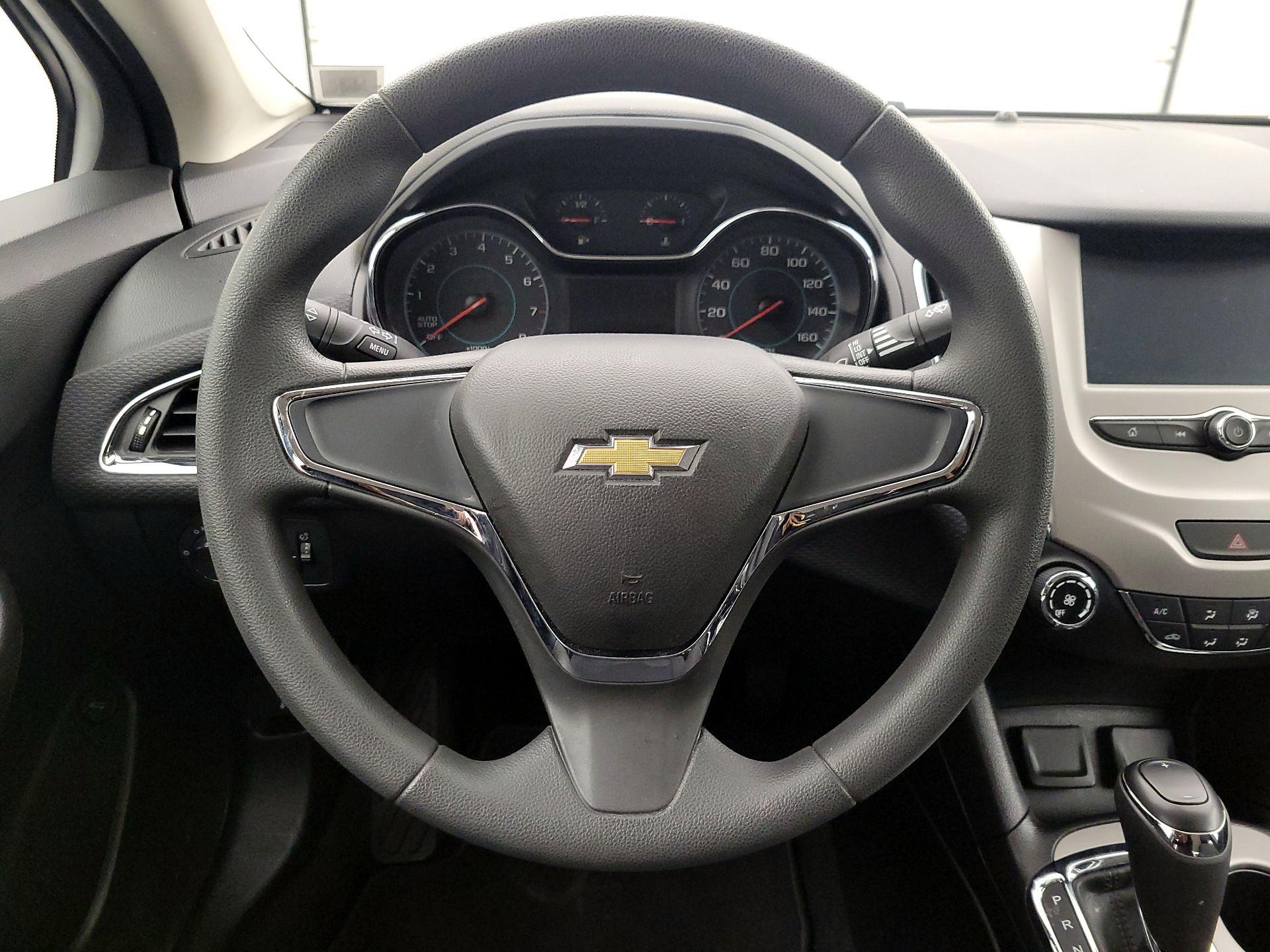 Thumbnail: 2018 Chevrolet Cruze - 10