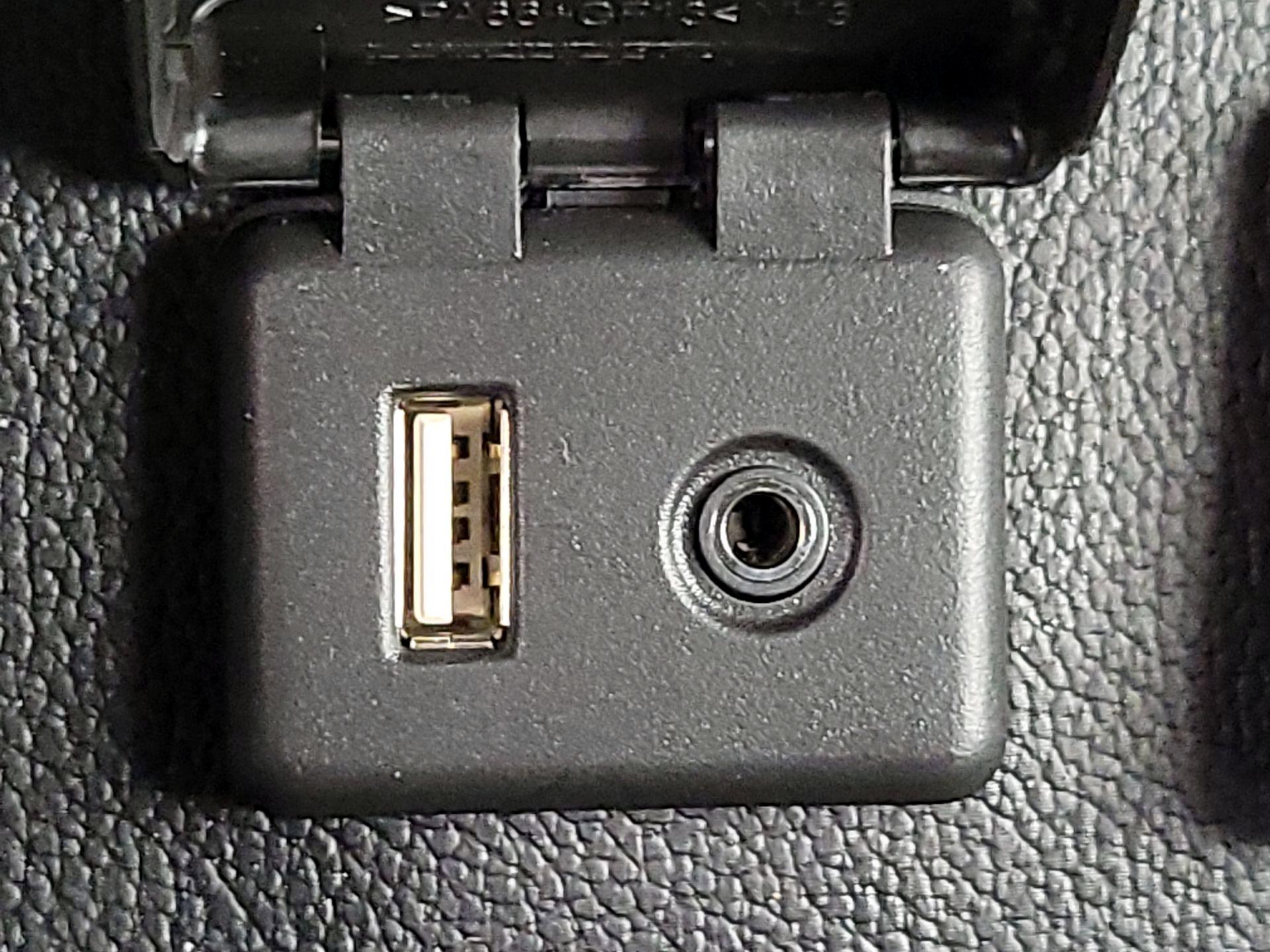 Thumbnail: 2018 Chevrolet Cruze - 18