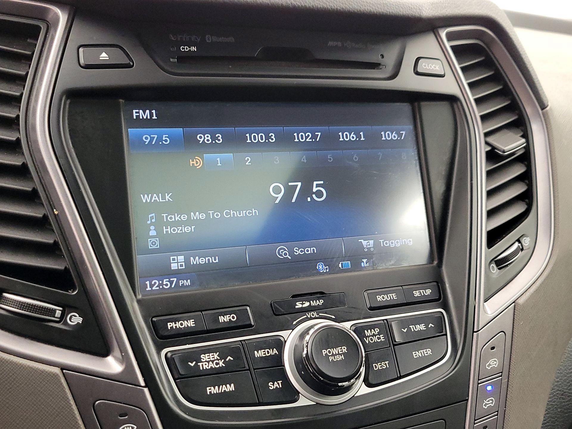 Thumbnail: 2015 Hyundai Santa Fe - 16