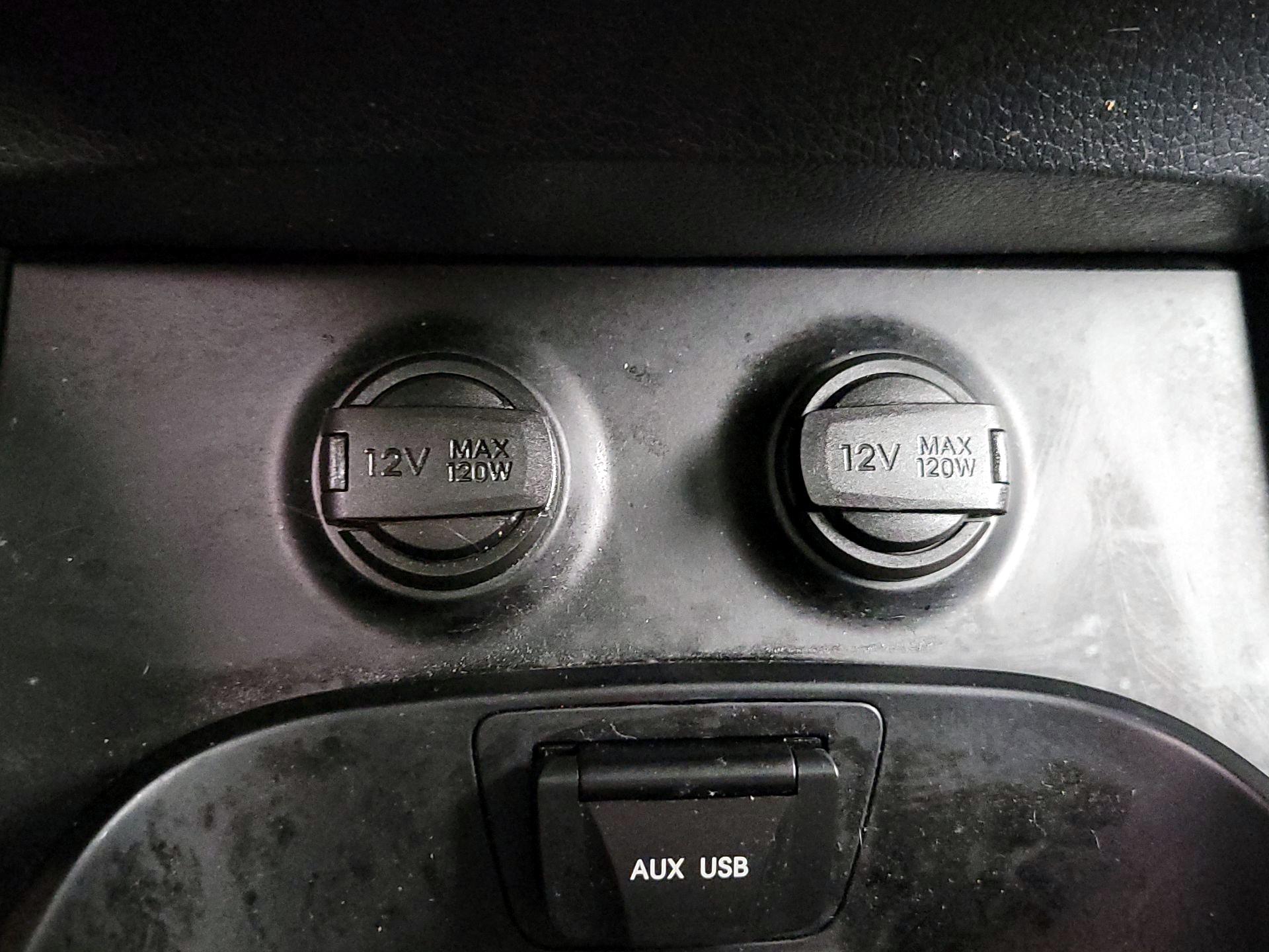 Thumbnail: 2015 Hyundai Santa Fe - 19