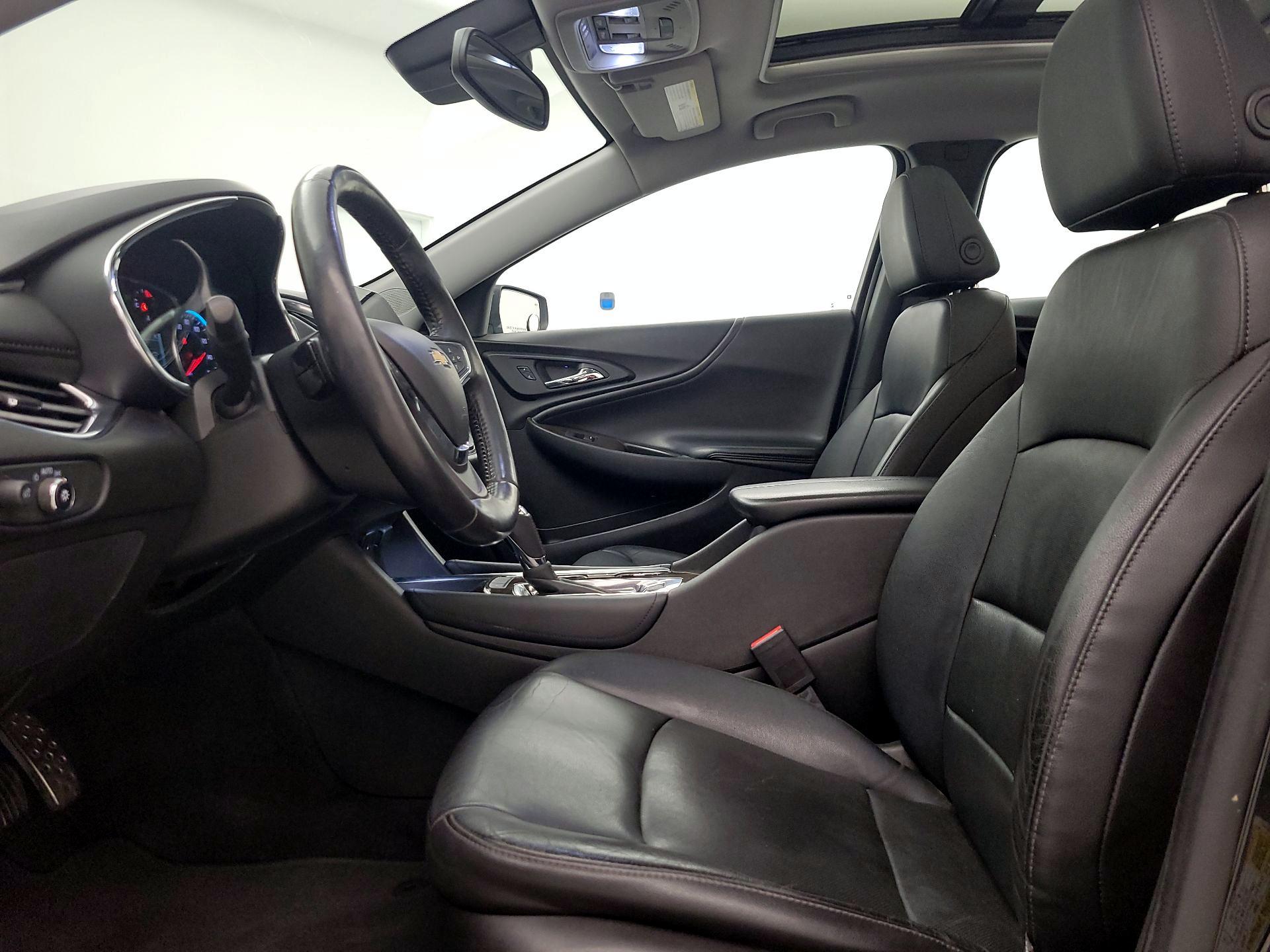 Thumbnail: 2016 Chevrolet Malibu - 11