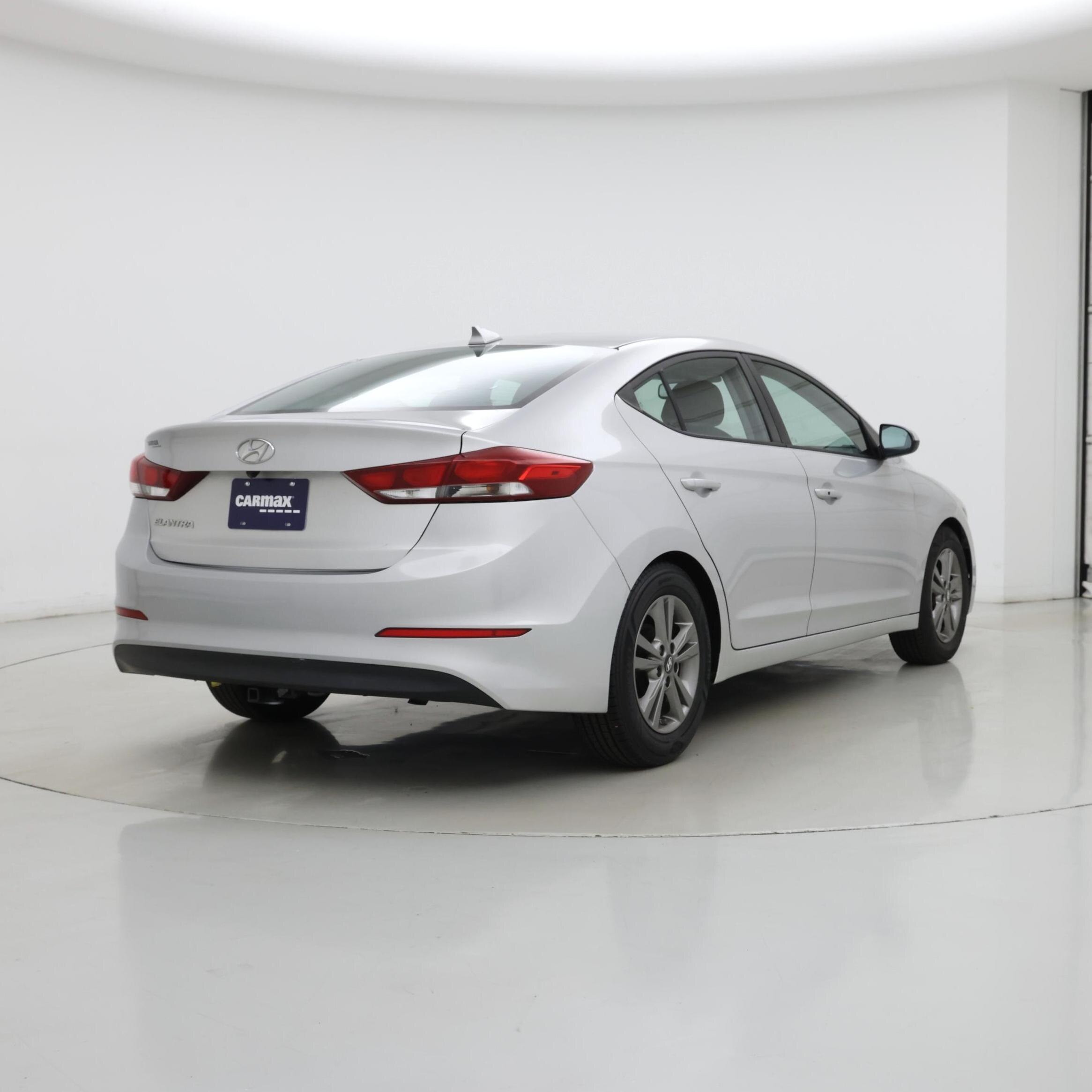 Thumbnail: 2017 Hyundai Elantra - 8