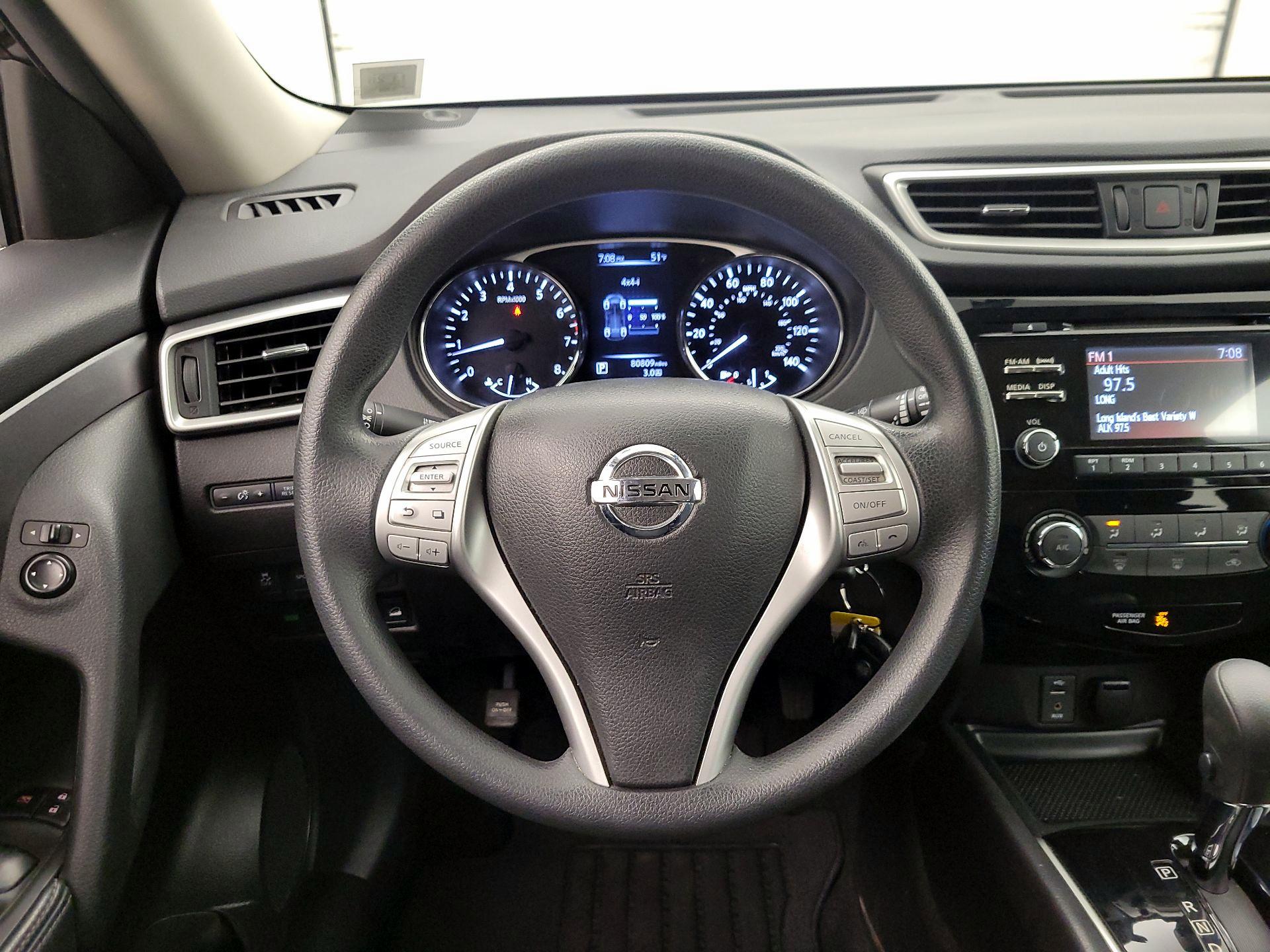 Thumbnail: 2016 Nissan Rogue - 10