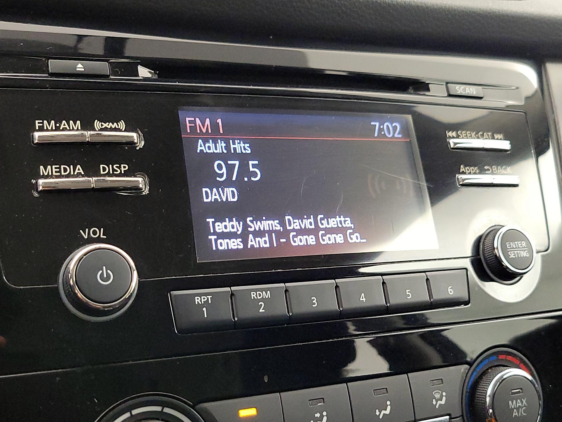 Thumbnail: 2016 Nissan Rogue - 15