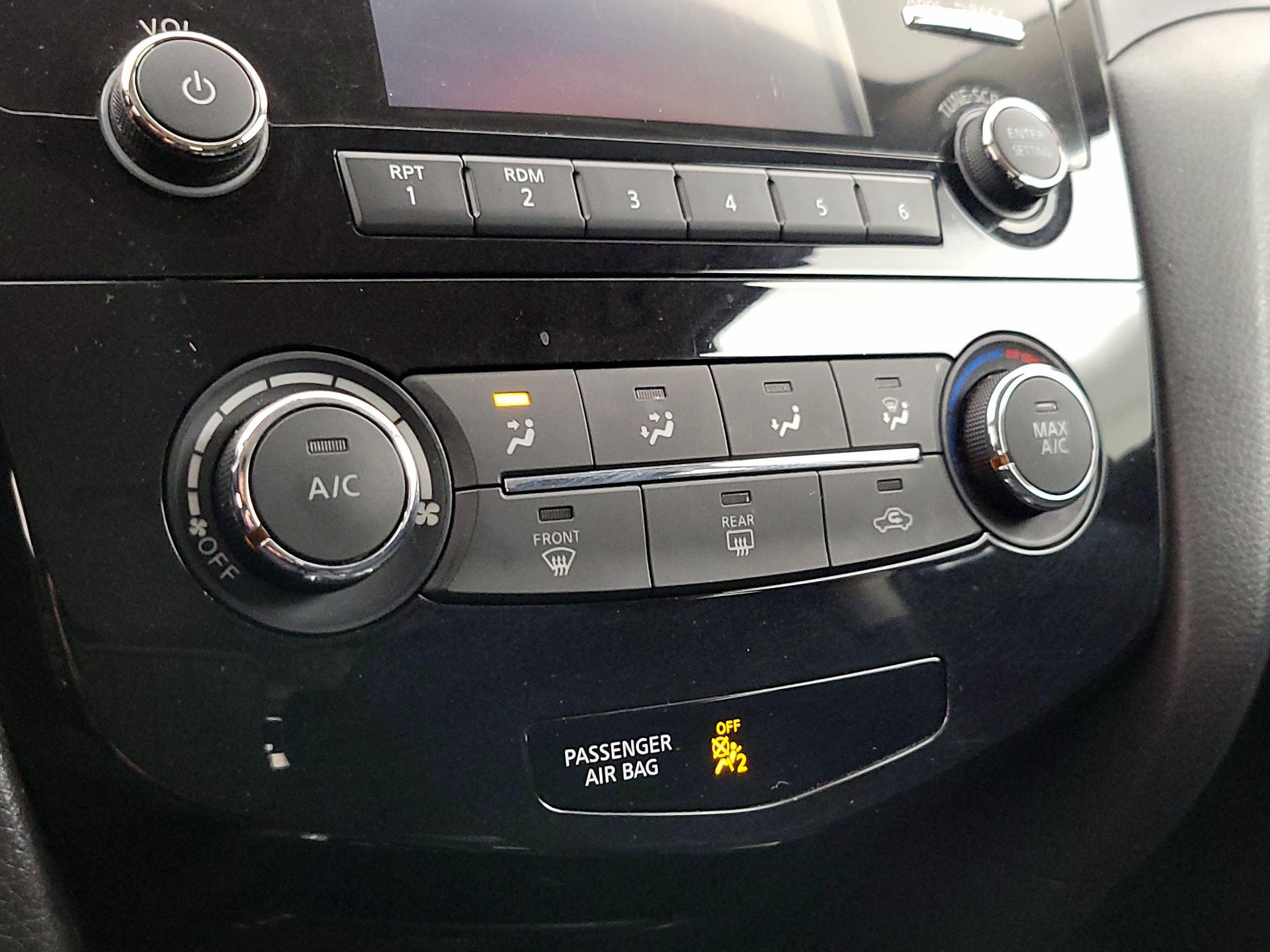 Thumbnail: 2016 Nissan Rogue - 16