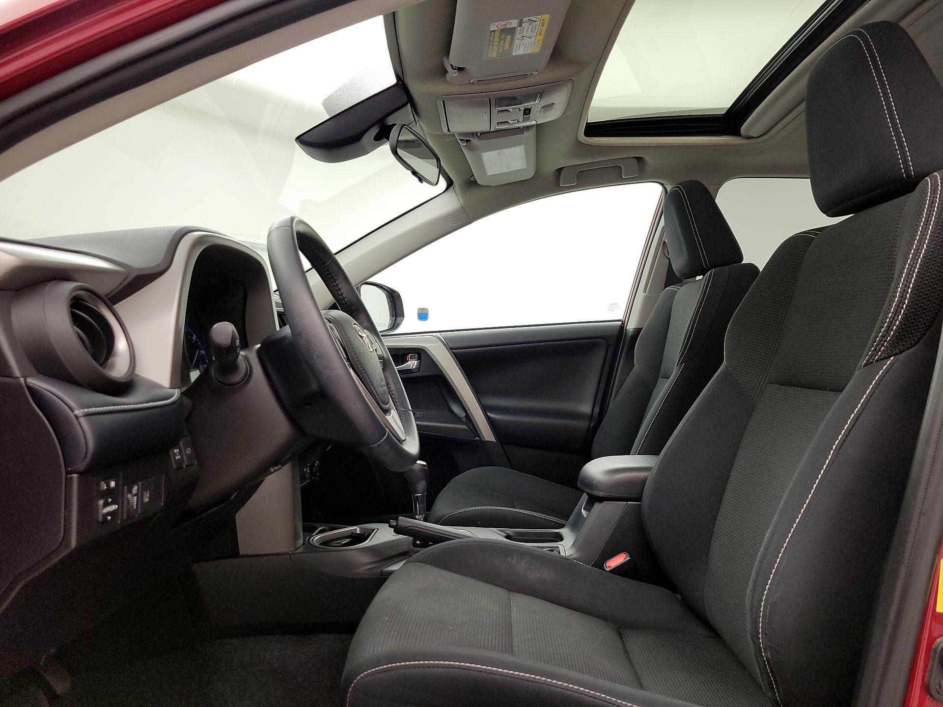 Thumbnail: 2018 Toyota RAV4 - 11