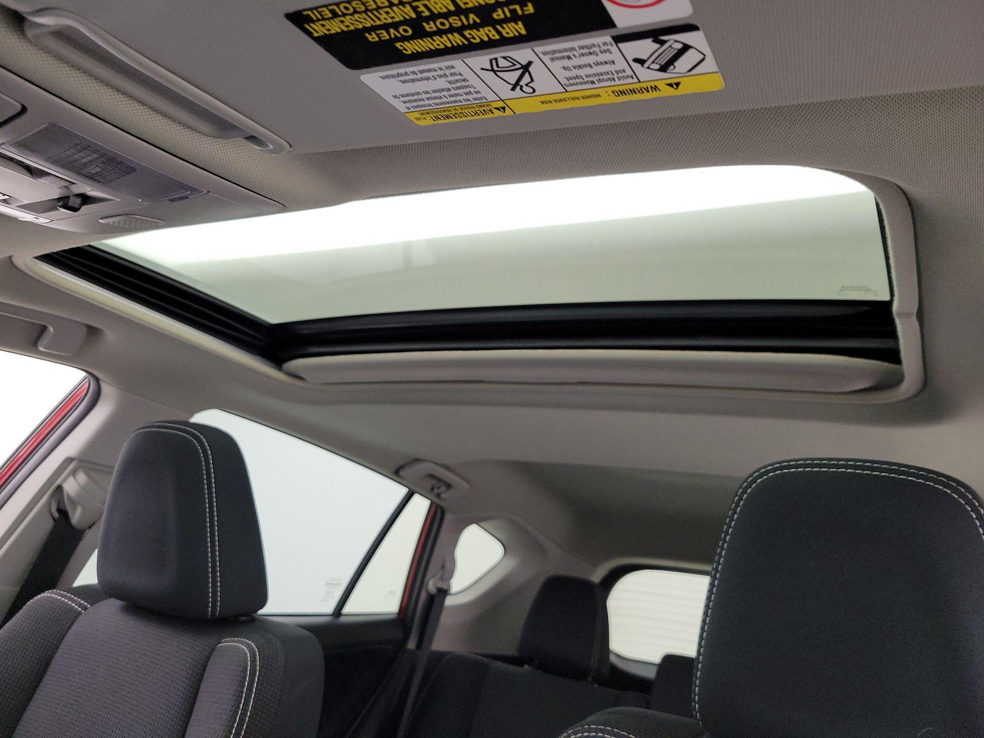 Thumbnail: 2018 Toyota RAV4 - 20