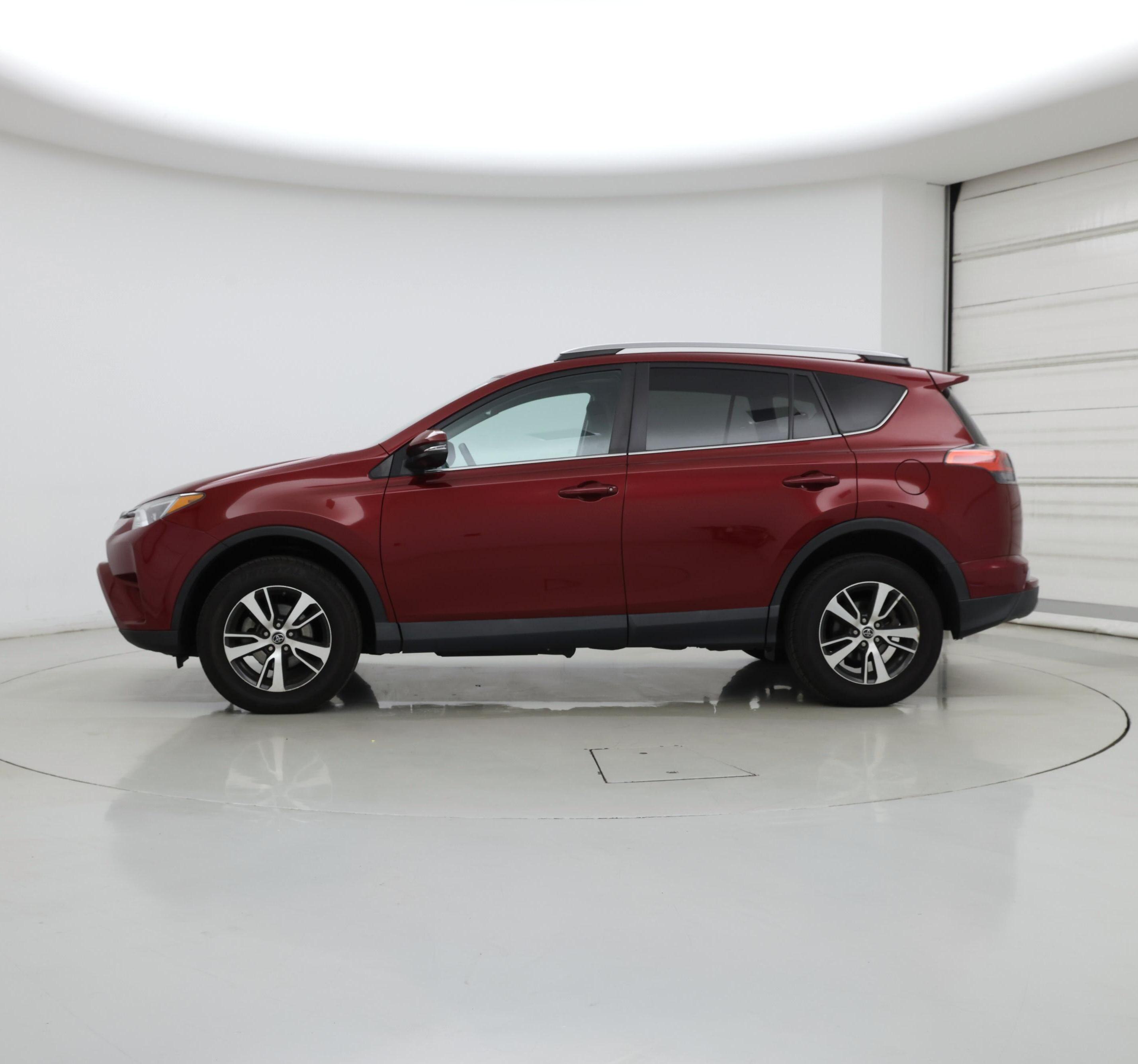 Thumbnail: 2018 Toyota RAV4 - 3
