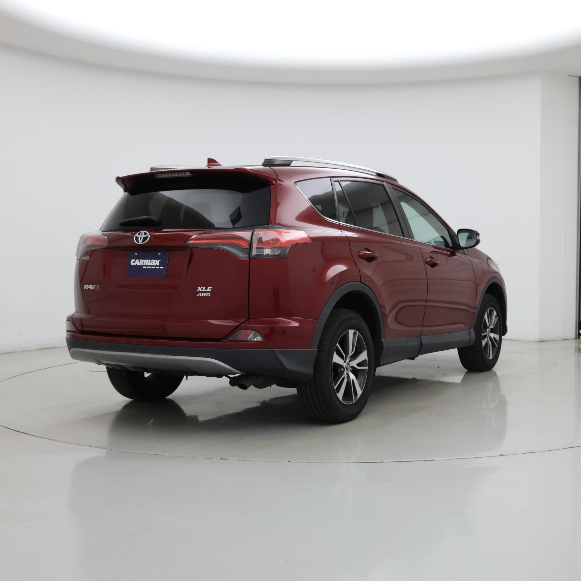 Thumbnail: 2018 Toyota RAV4 - 8