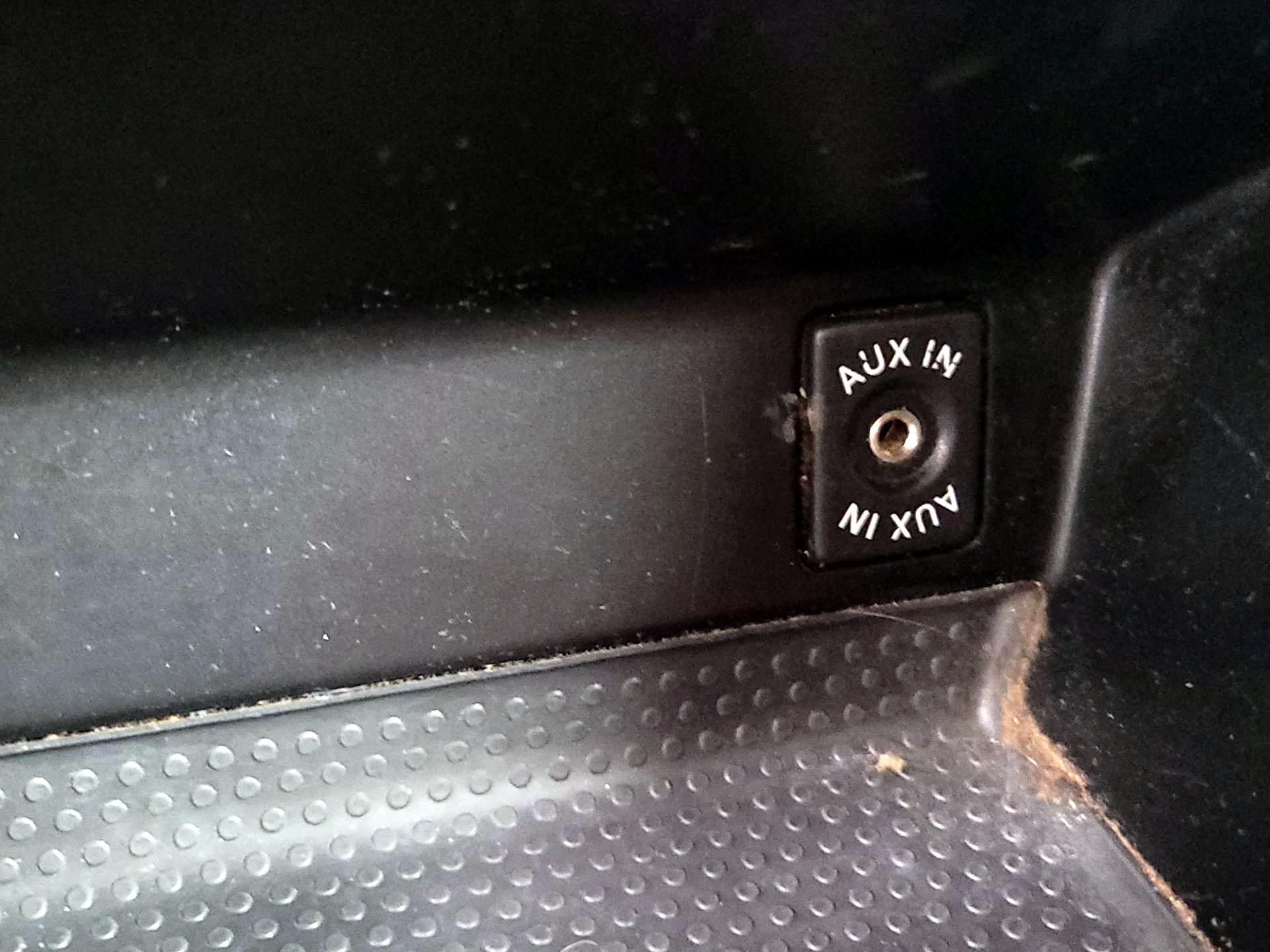 Thumbnail: 2015 Volkswagen Beetle - 17