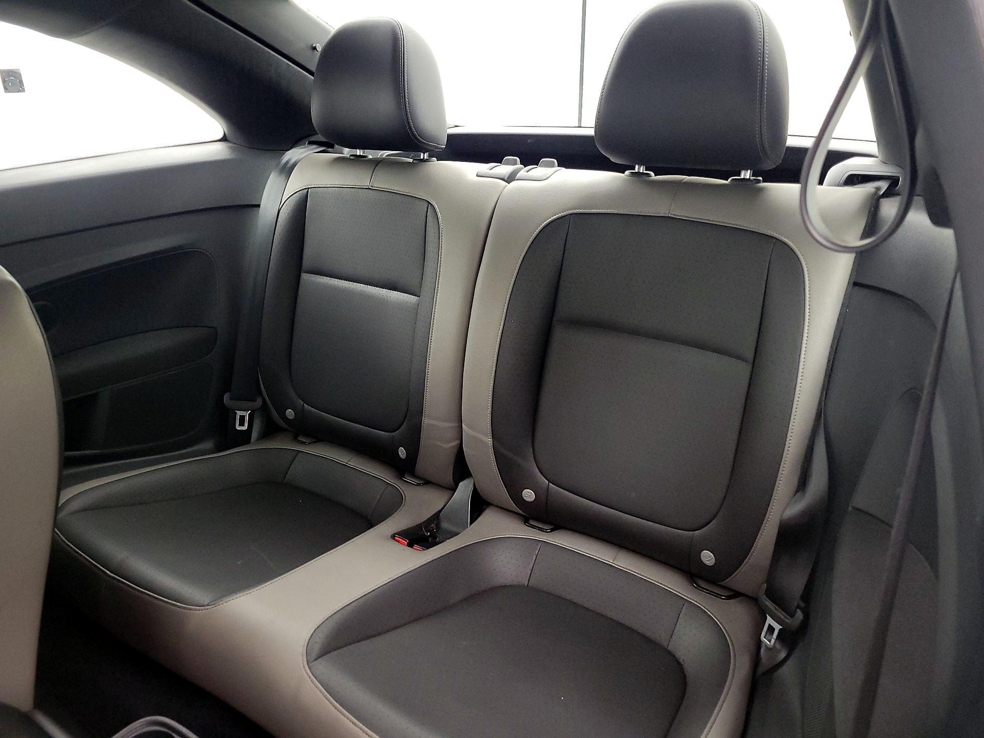 Thumbnail: 2015 Volkswagen Beetle - 18