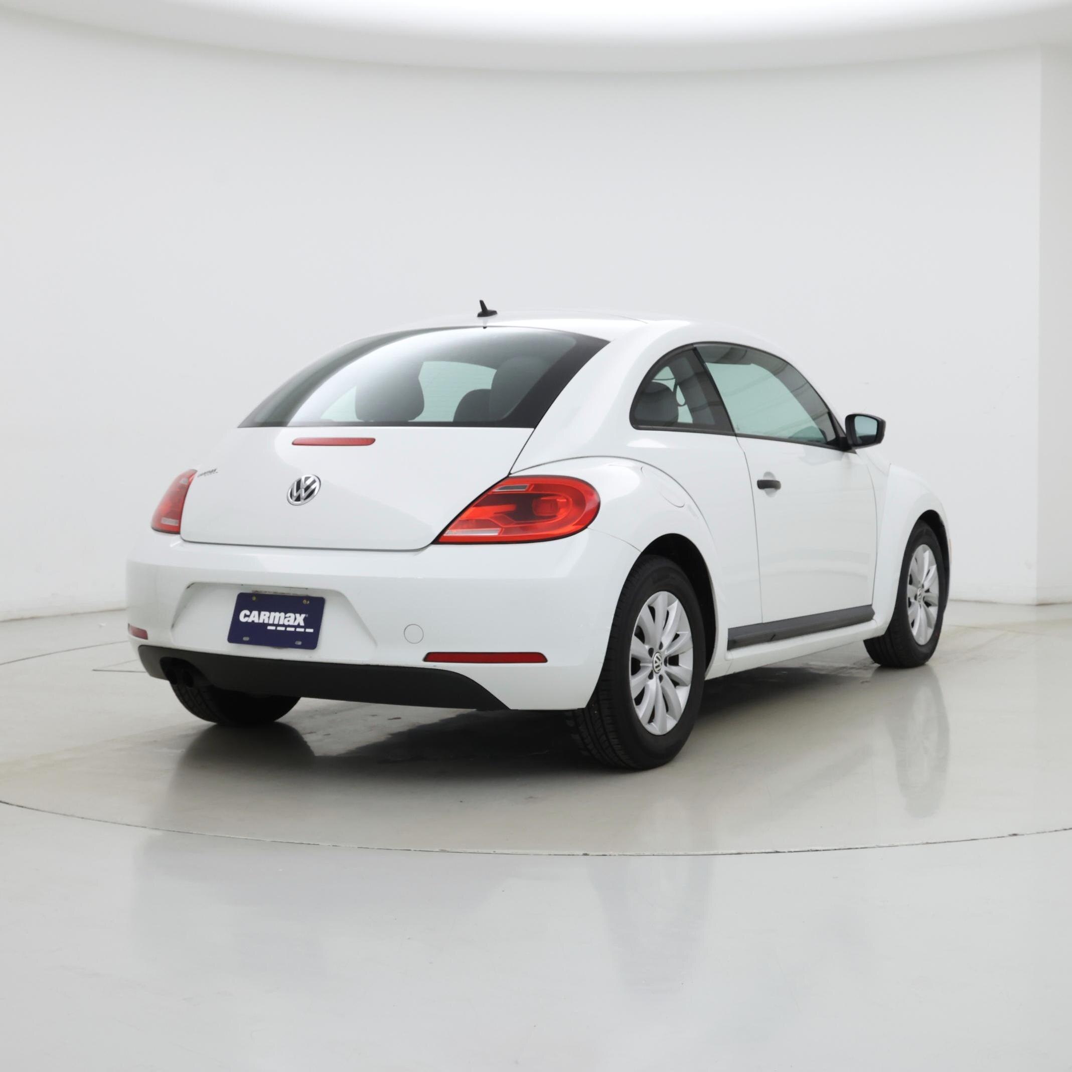 Thumbnail: 2015 Volkswagen Beetle - 8