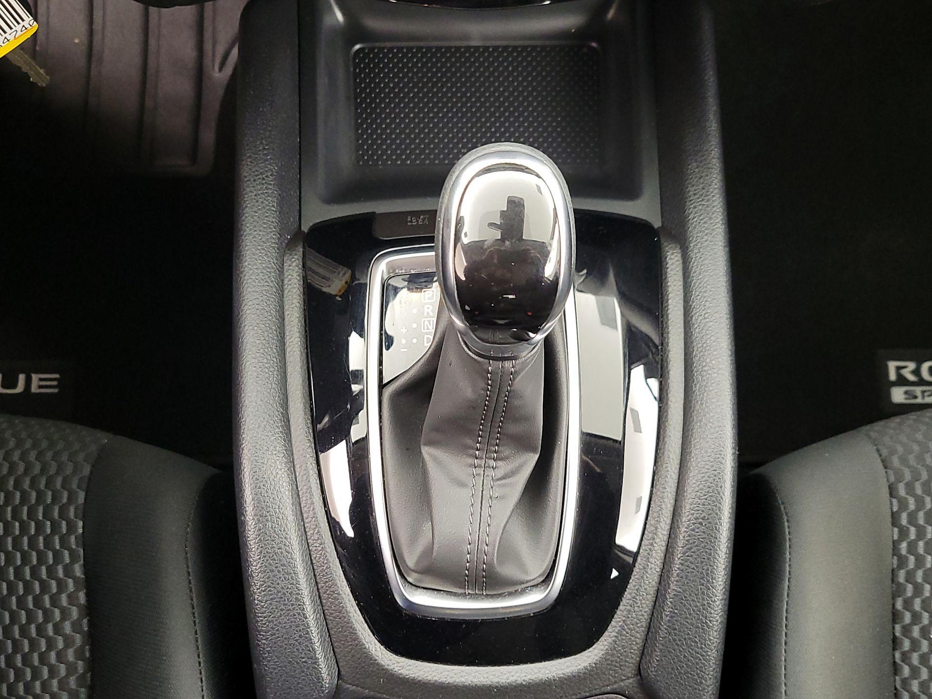 Thumbnail: 2022 Nissan Rogue Sport - 17