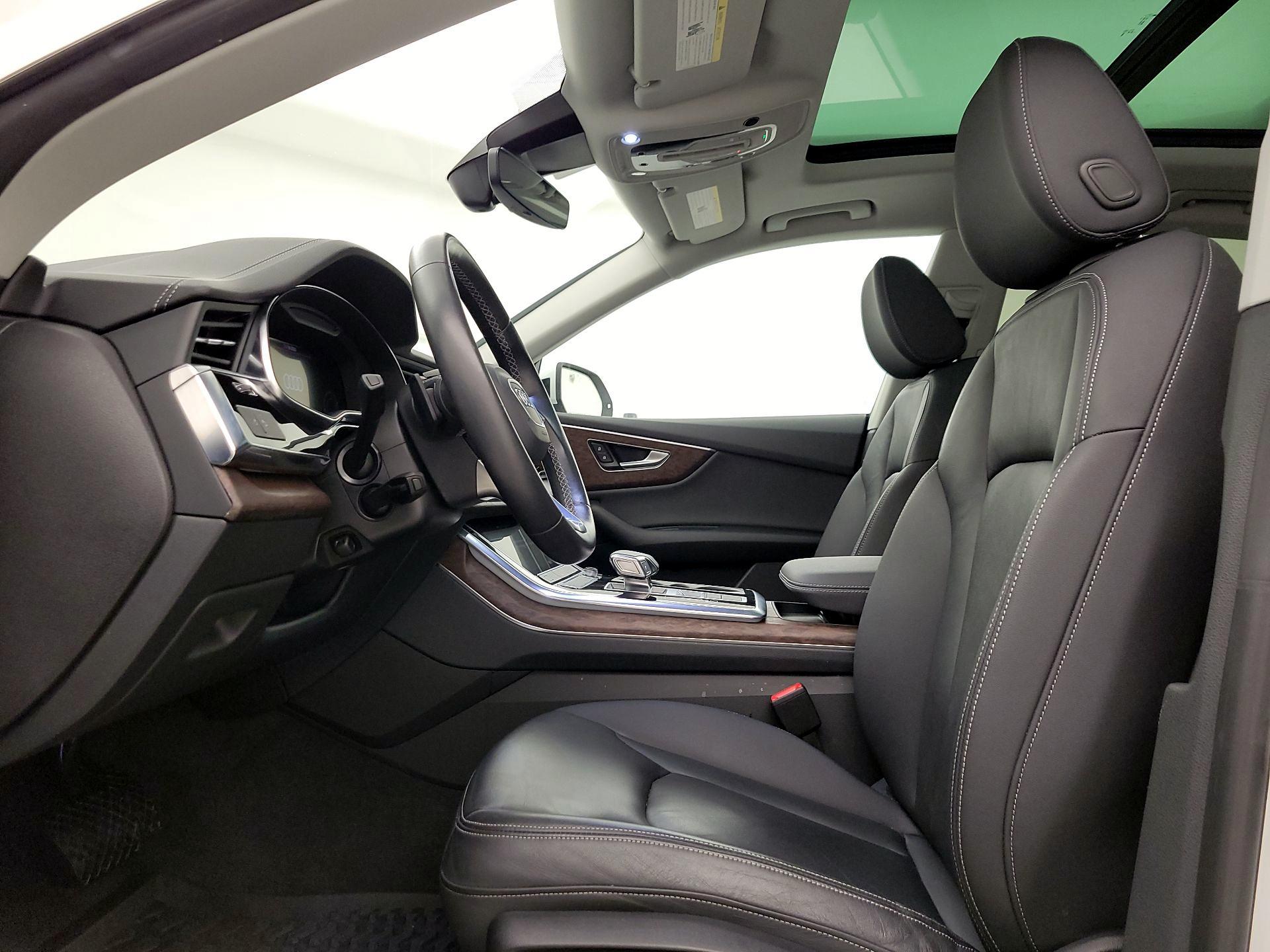 Thumbnail: 2023 Audi Q8 - 11