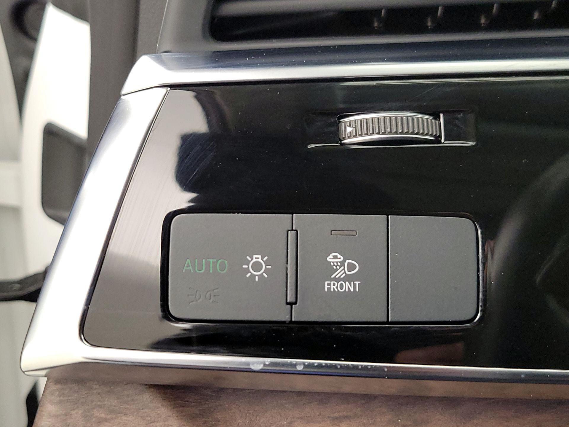 Thumbnail: 2023 Audi Q8 - 13