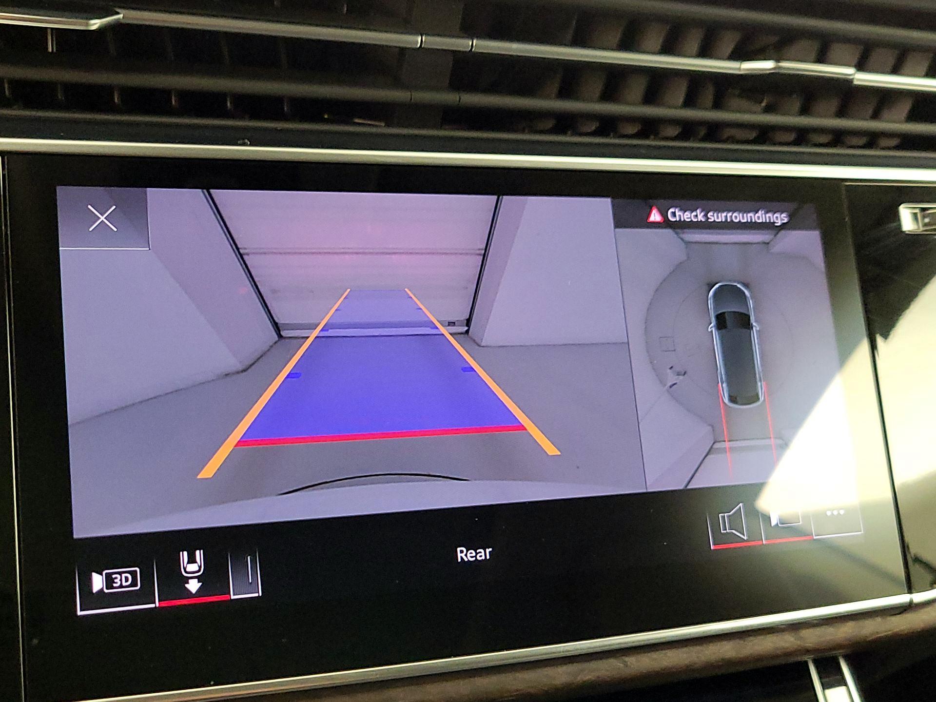 Thumbnail: 2023 Audi Q8 - 15