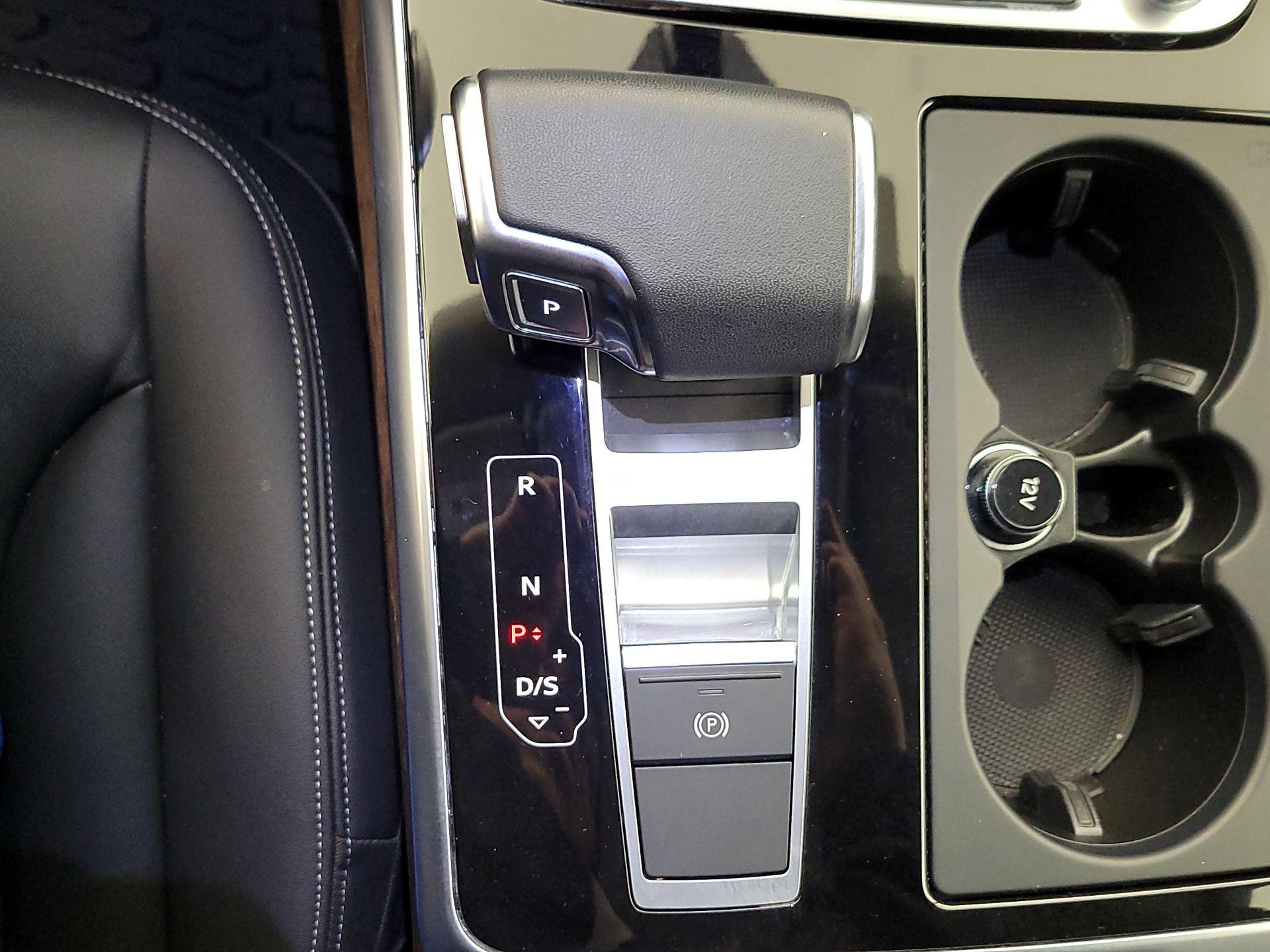 Thumbnail: 2023 Audi Q8 - 18