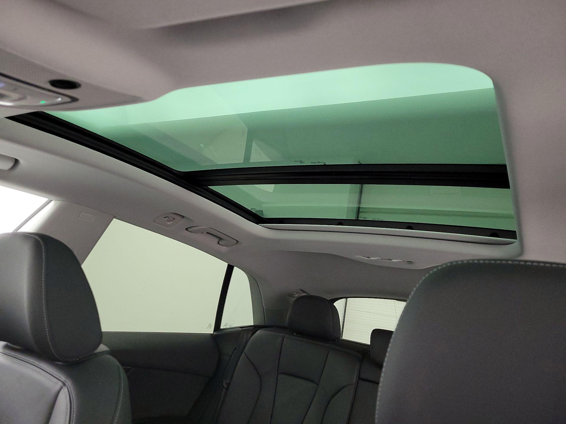 Thumbnail: 2023 Audi Q8 - 20