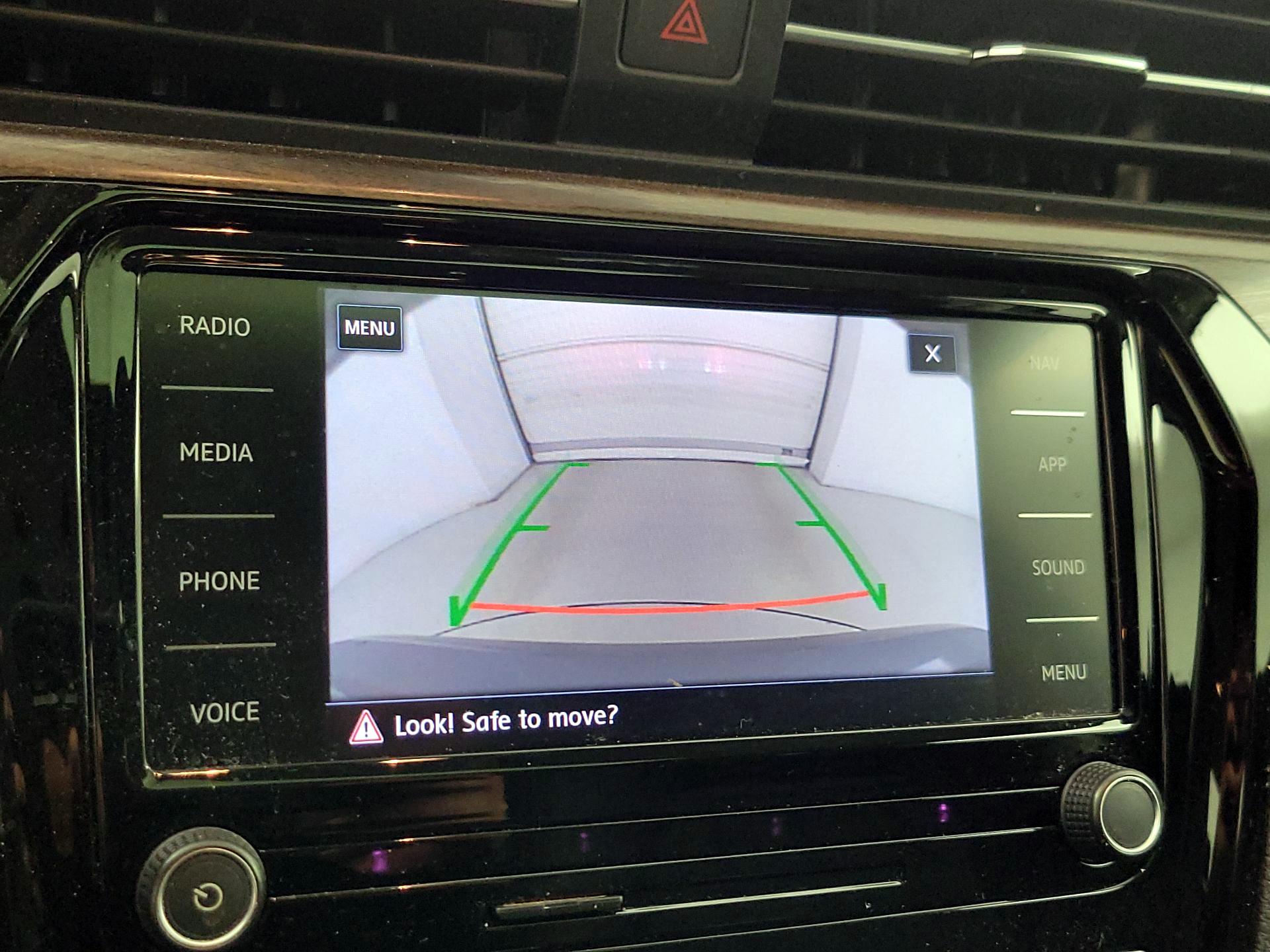 Thumbnail: 2020 Volkswagen Passat - 15