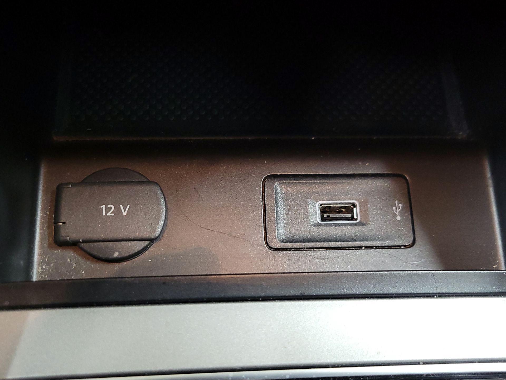 Thumbnail: 2020 Volkswagen Passat - 19