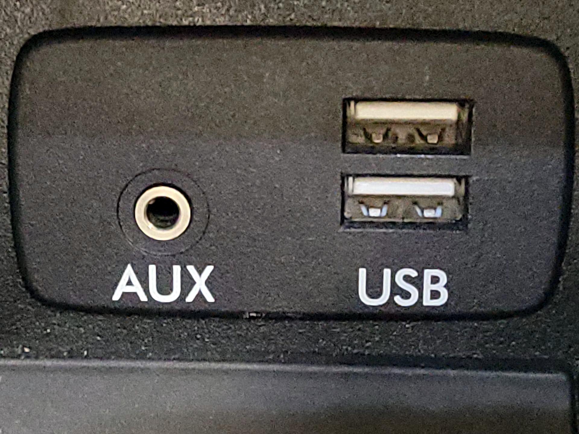 Thumbnail: 2015 Subaru Legacy - 18