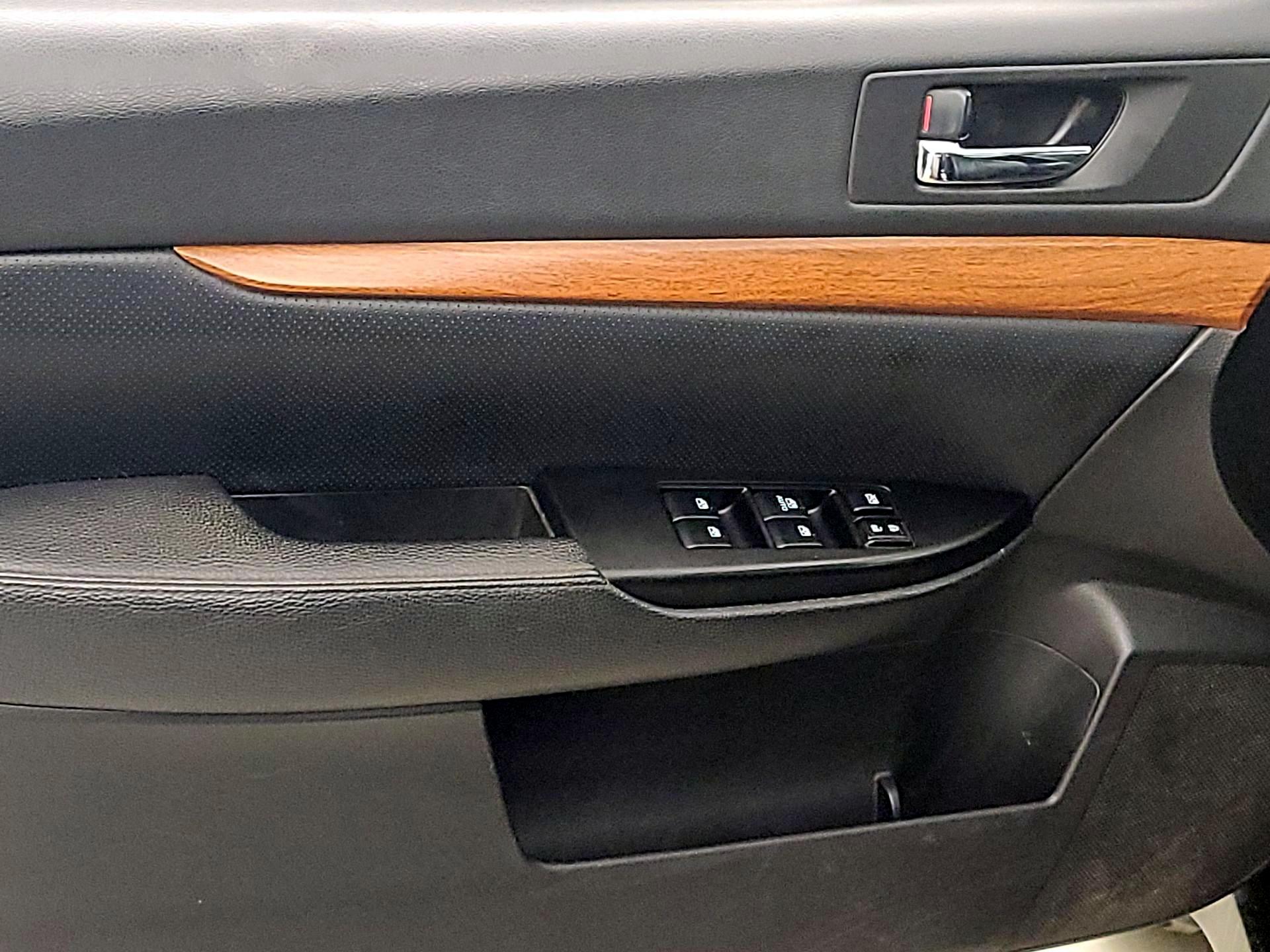 Thumbnail: 2014 Subaru Outback - 12