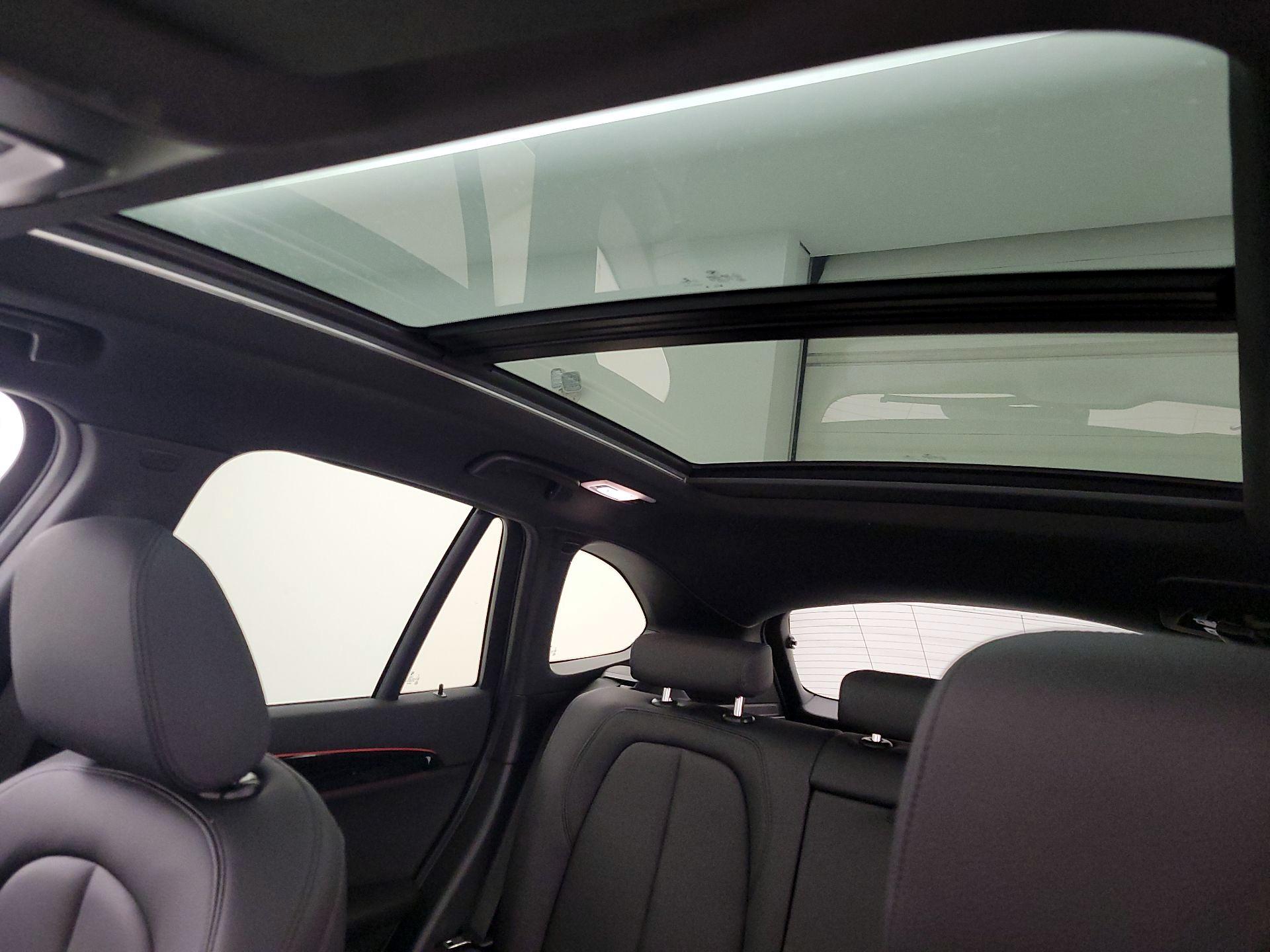 Thumbnail: 2018 BMW X1 - 20