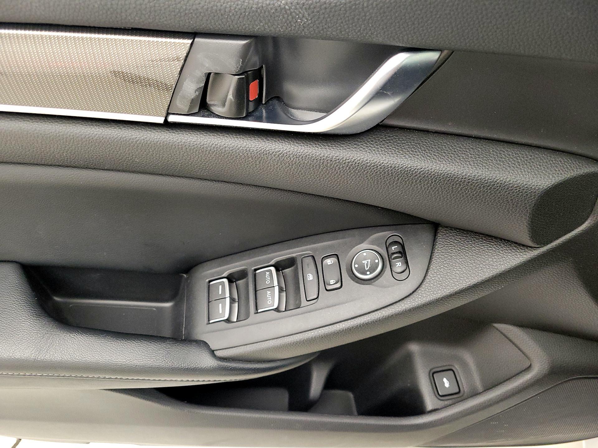 Thumbnail: 2018 Honda Accord - 12