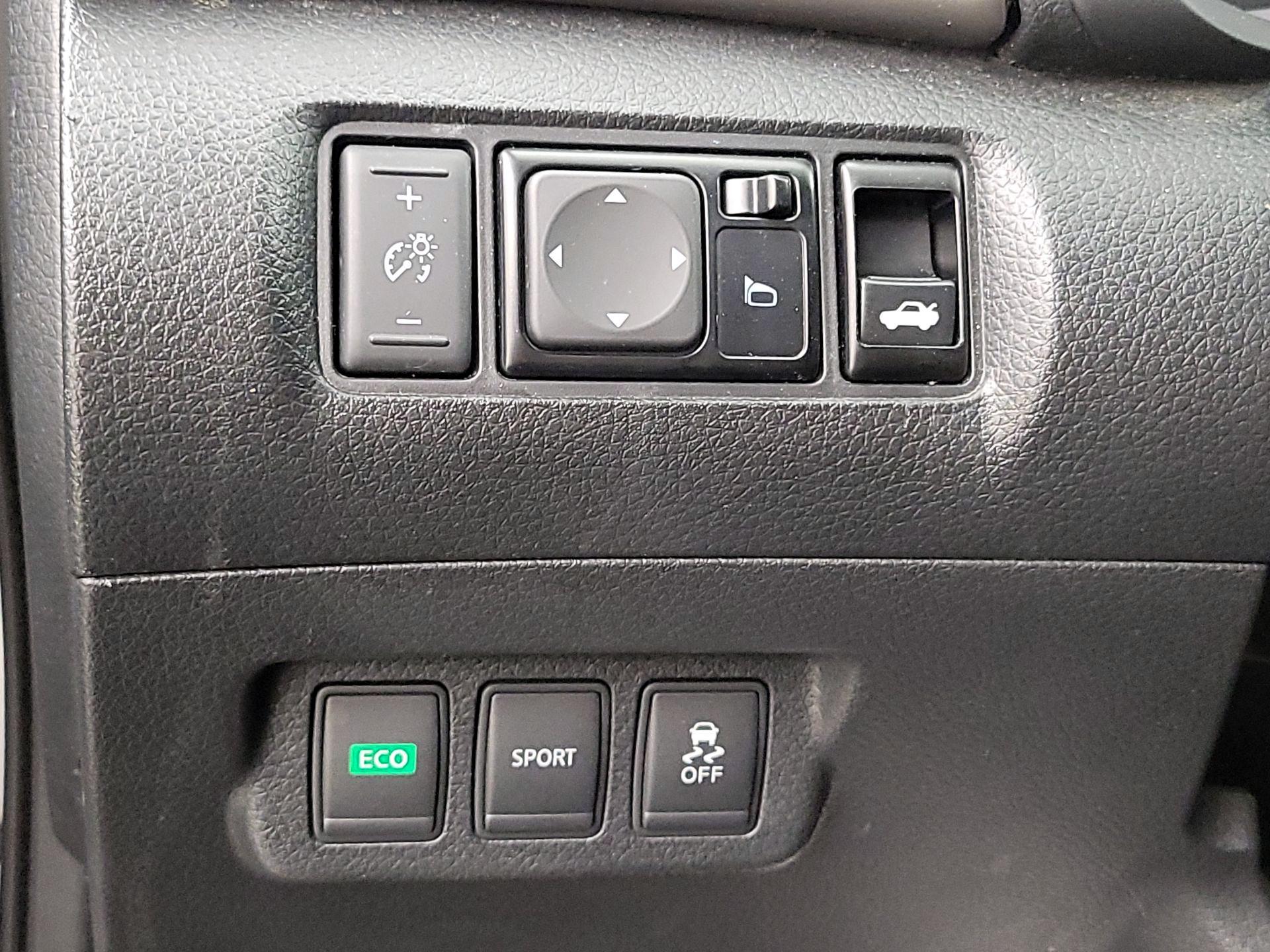 Thumbnail: 2014 Nissan Sentra - 13