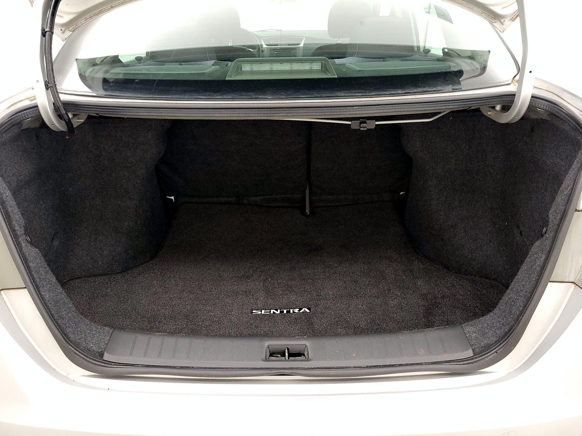 Thumbnail: 2014 Nissan Sentra - 20