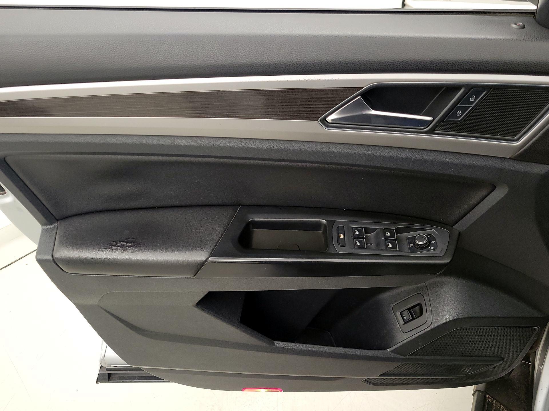 Thumbnail: 2018 Volkswagen Atlas - 12