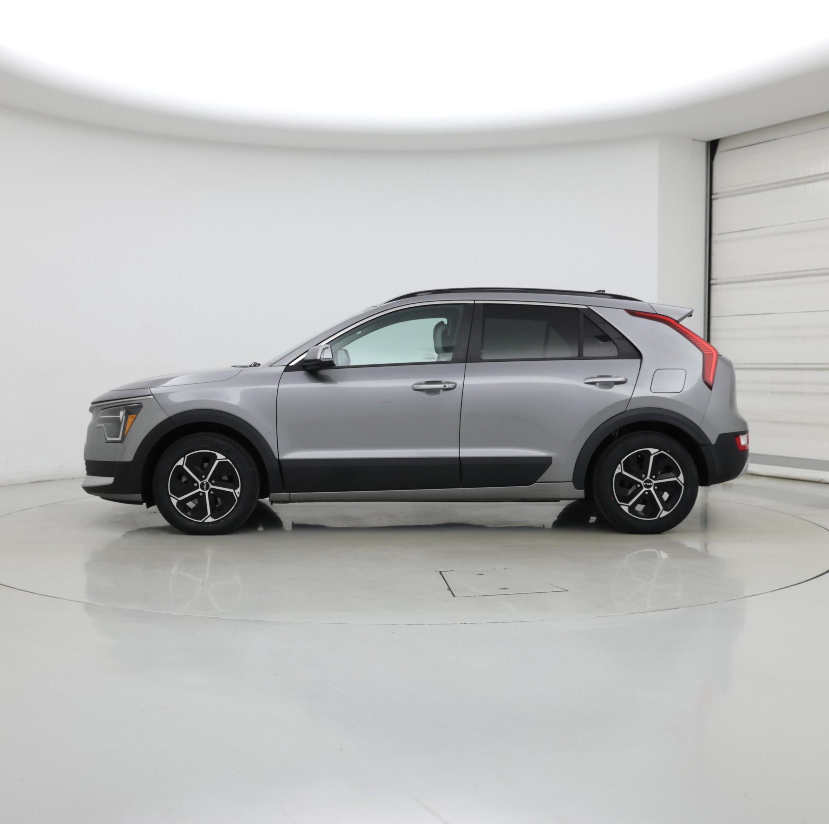 Thumbnail: 2023 Kia Niro - 3