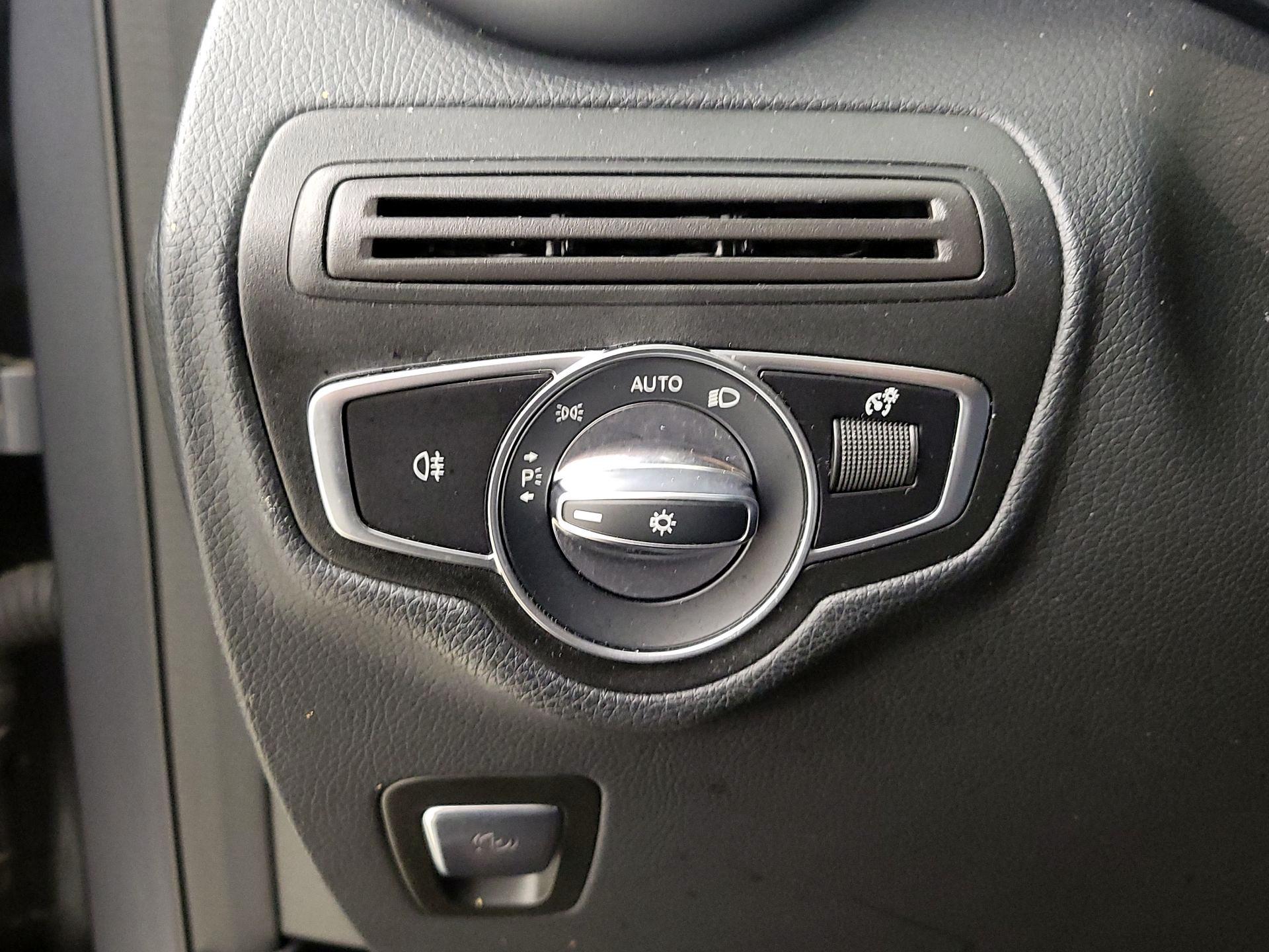 Thumbnail: 2022 Mercedes-Benz GLC - 13